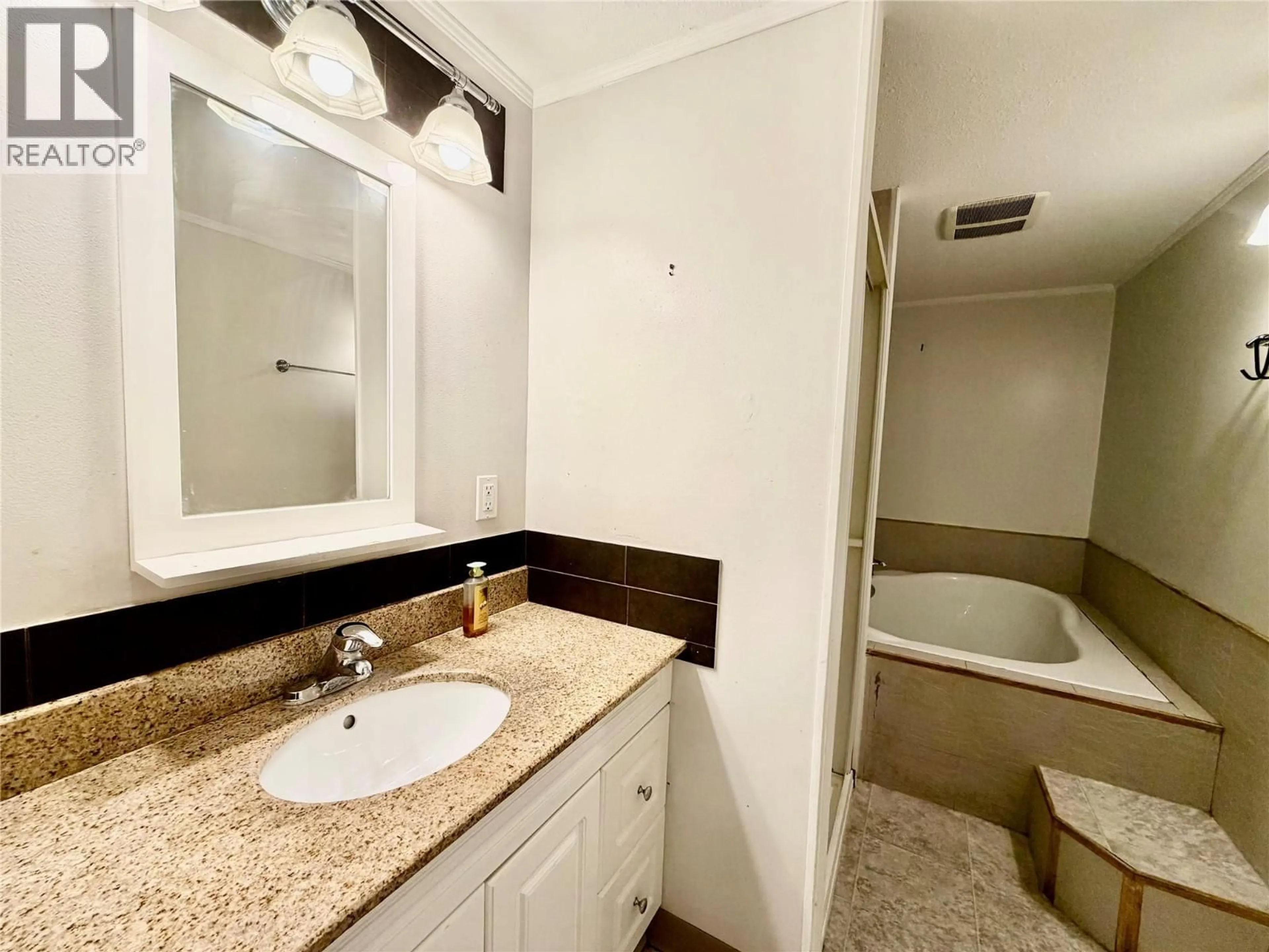Standard bathroom, unknown for 832 106 AVENUE, Dawson Creek British Columbia V1G2N4