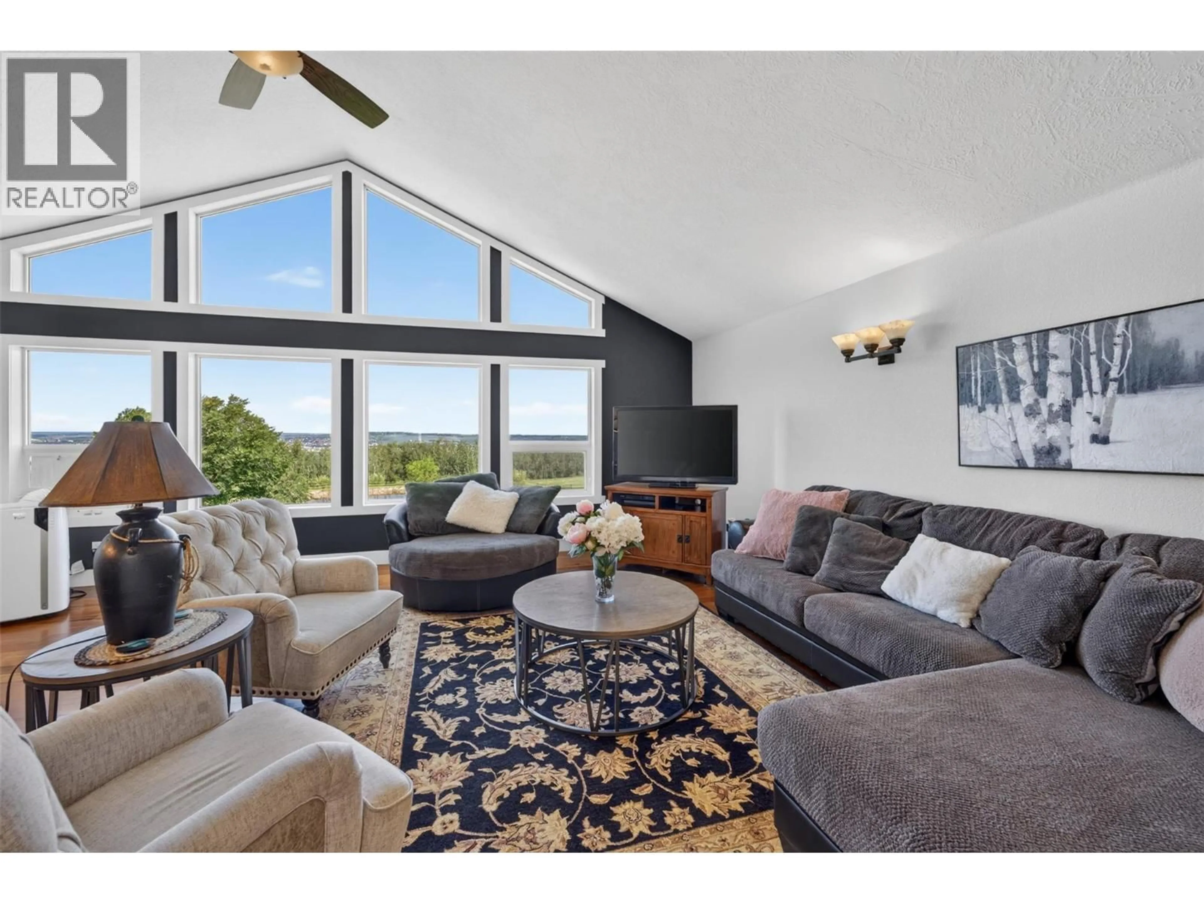 Living room with furniture, unknown for 1094 PARADISE VALLEY OTHER, Dawson Creek British Columbia V1G0H4