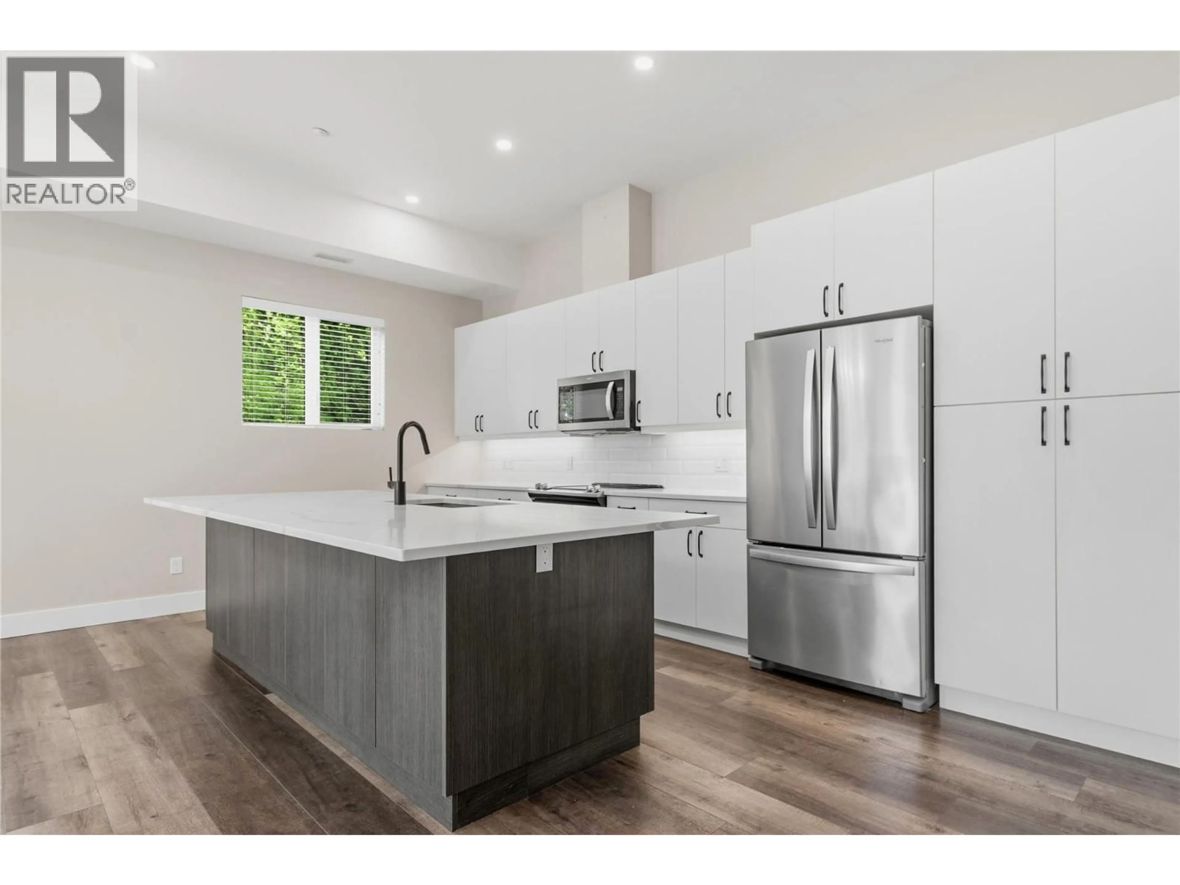 Open concept kitchen, unknown for 213 - 3311 WILSON STREET, Penticton British Columbia V2A8J3