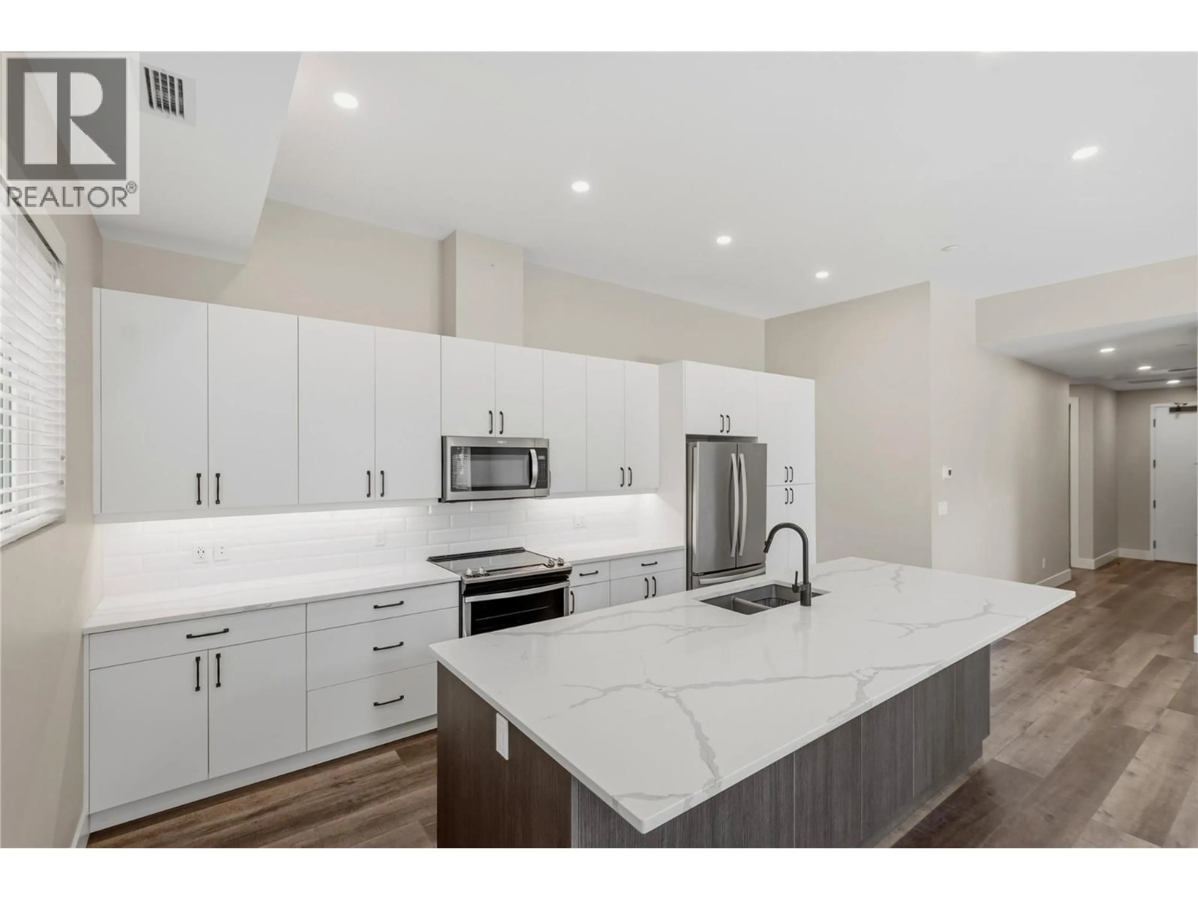Open concept kitchen, unknown for 213 - 3311 WILSON STREET, Penticton British Columbia V2A8J3