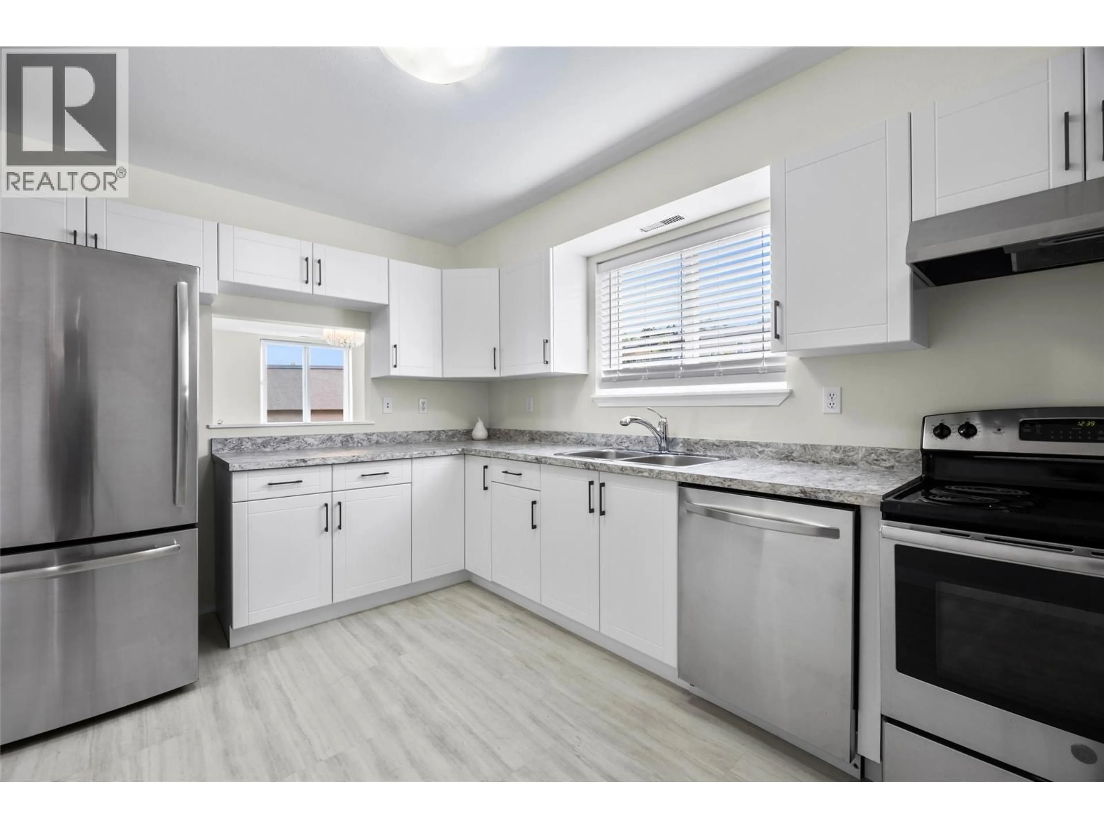 Standard kitchen, unknown for 213 - 1185 HUGH ALLAN DRIVE, Kamloops British Columbia V1S1T3