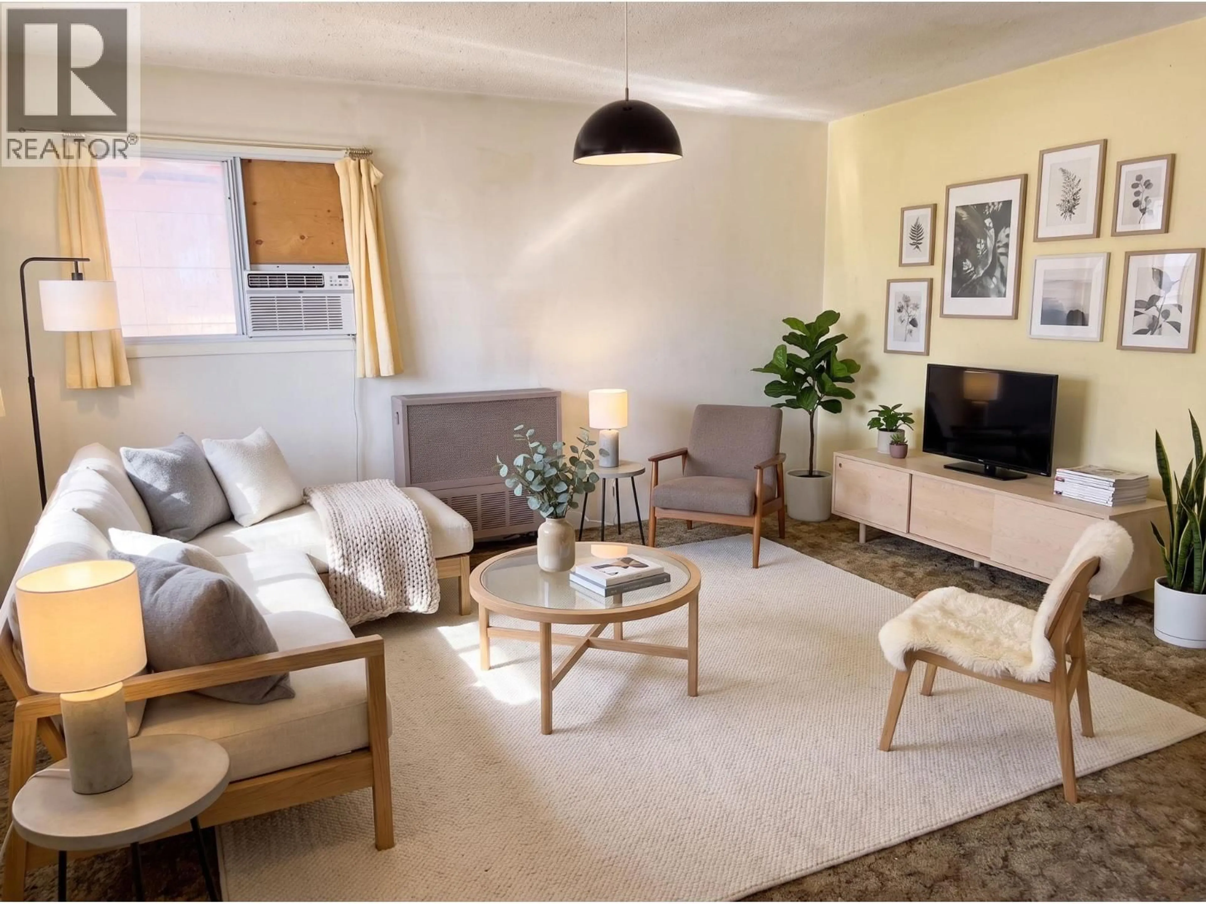 Living room with furniture, unknown for 6002 COTTONWOOD DRIVE, Osoyoos British Columbia V0H1V3