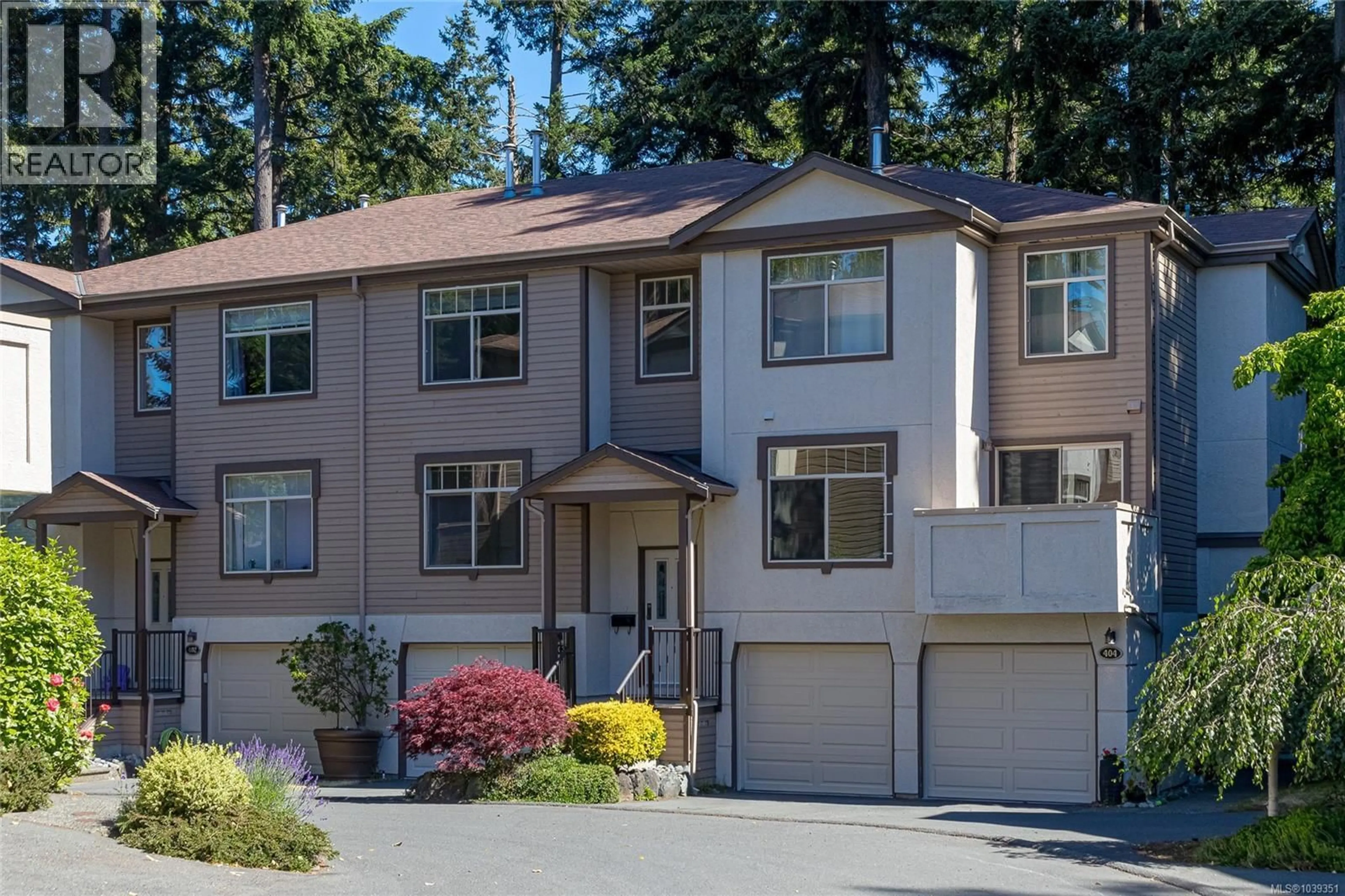Home with vinyl exterior material, street for 403 - 288 ELTHAM ROAD, View Royal British Columbia V9B1J9