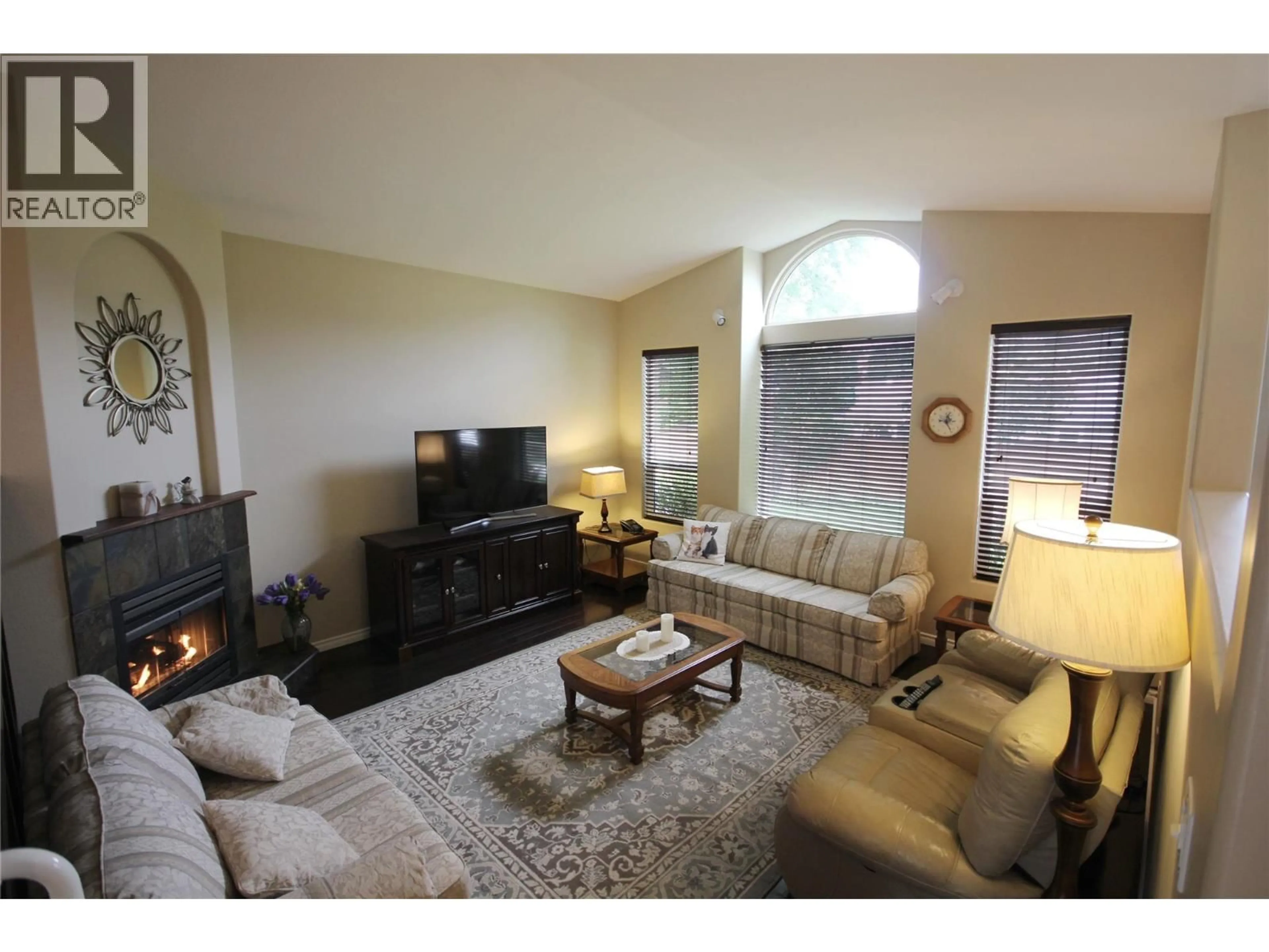 Living room with furniture, unknown for 333 JUNIPER AVENUE, Kaleden British Columbia V0H1K0