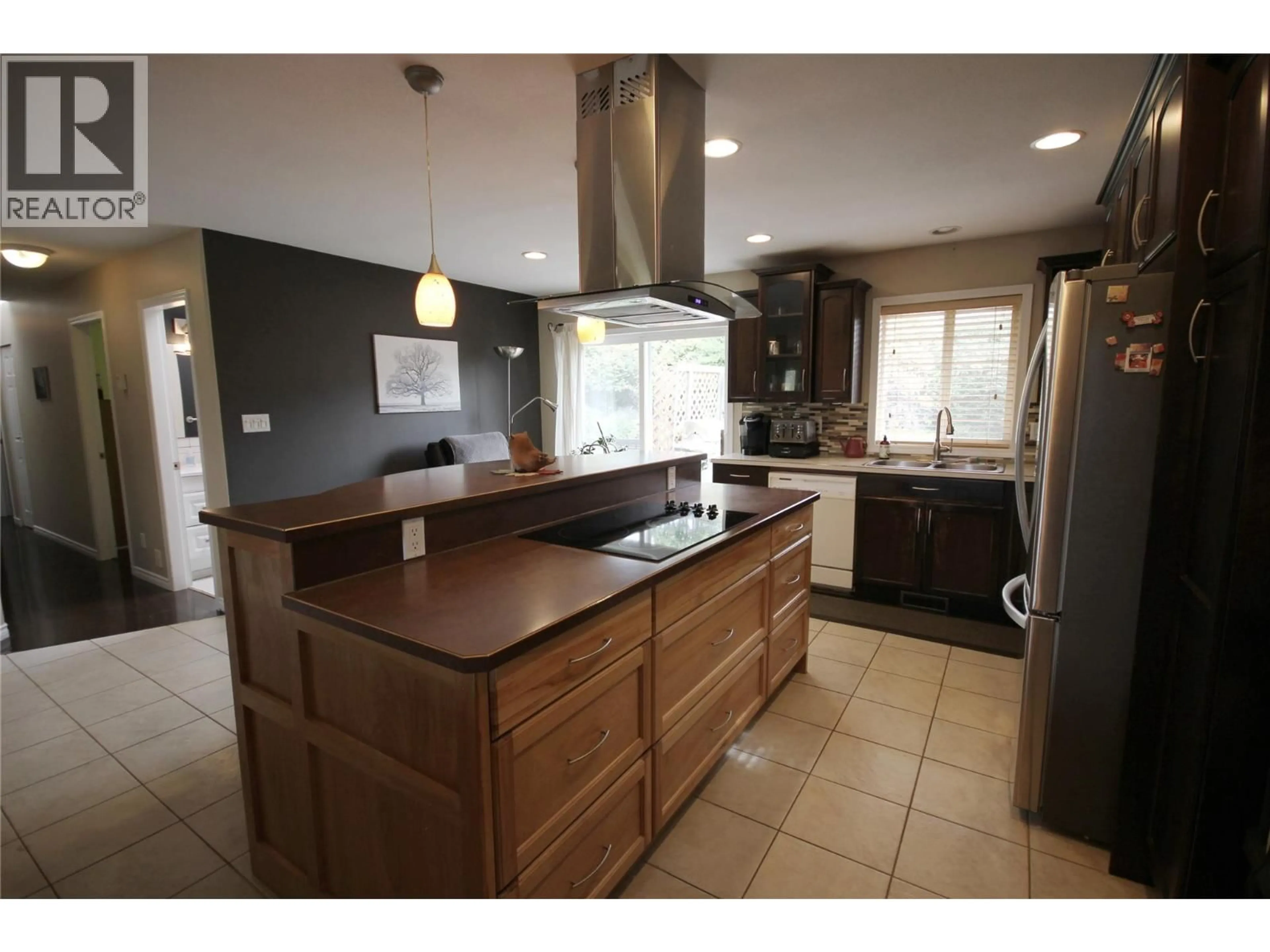 Open concept kitchen, ceramic/tile floor for 333 JUNIPER AVENUE, Kaleden British Columbia V0H1K0