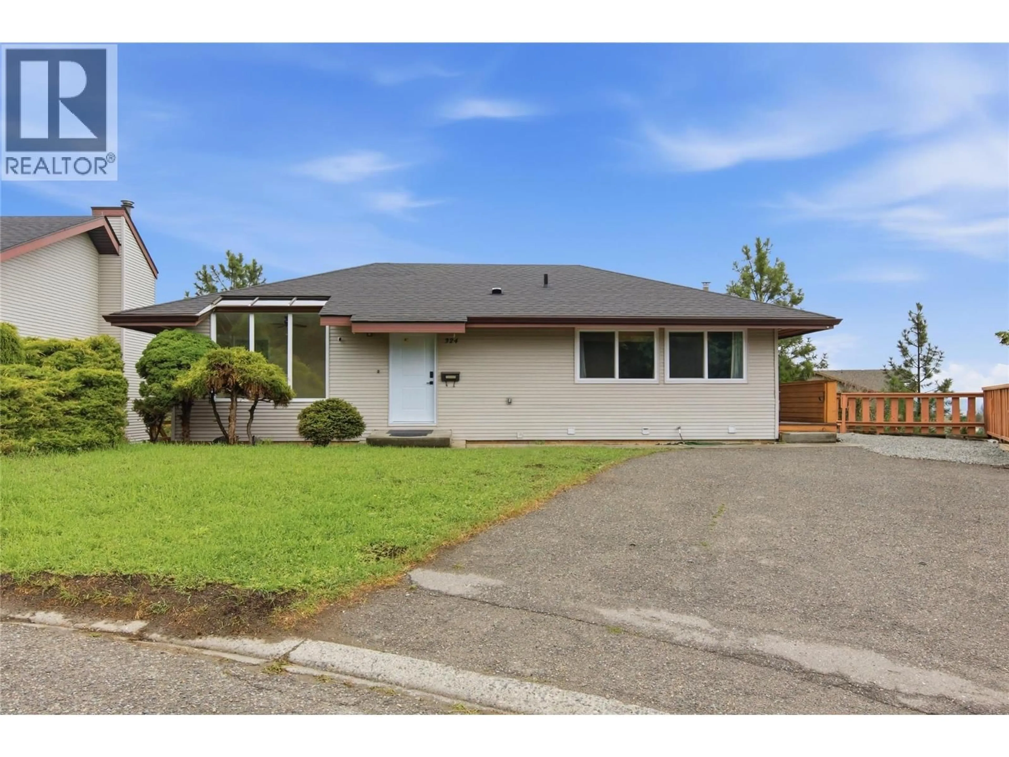 Home with vinyl exterior material, street for 324 WHITESHIELD CRESCENT, Kamloops British Columbia V2E1G1