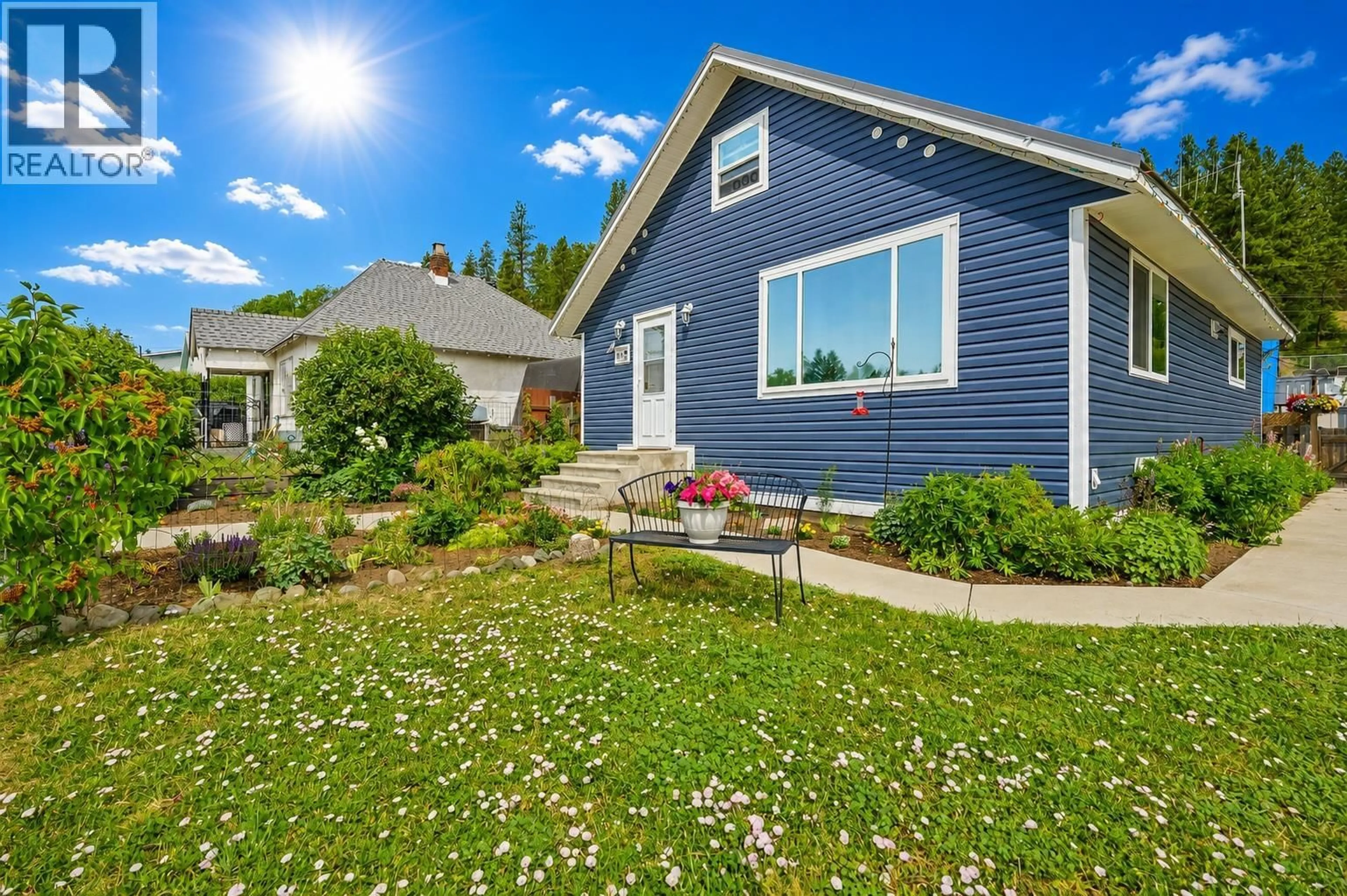 Home with vinyl exterior material, street for 267 ANGELA AVENUE, Princeton British Columbia V0X1W0