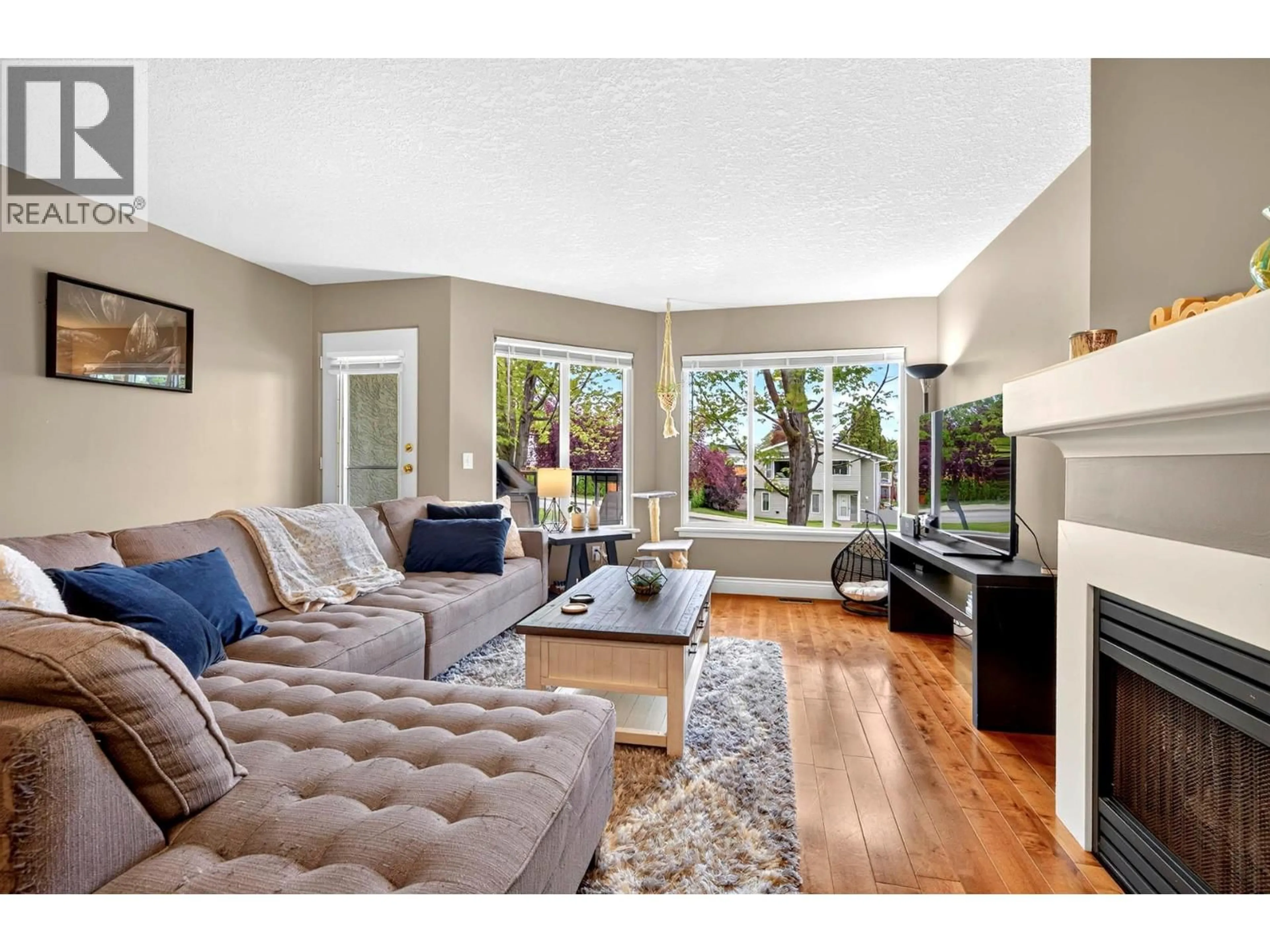 Living room with furniture, unknown for 12 - 411 ABERDEEN DRIVE, Kamloops British Columbia V1S1X2