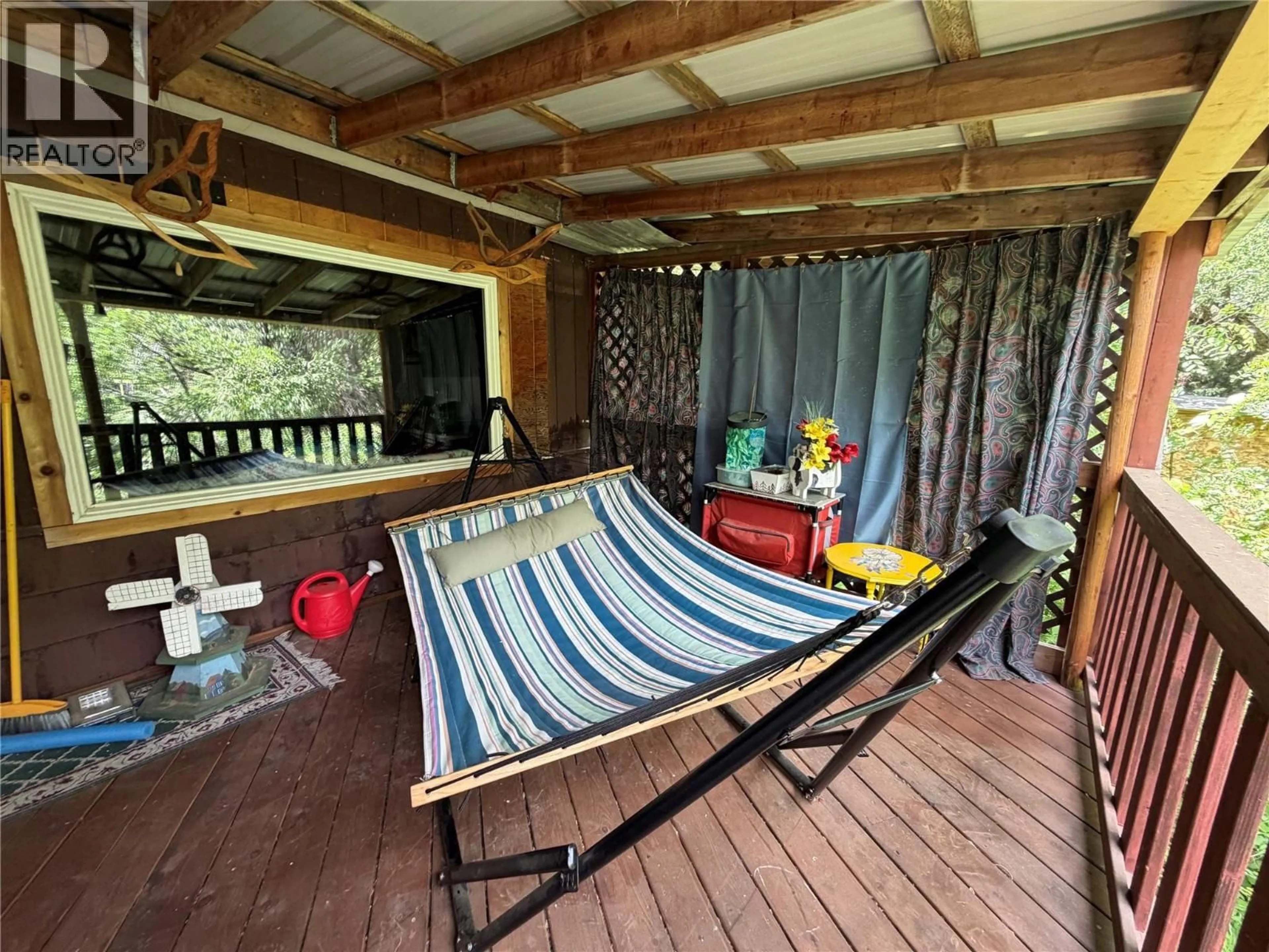Patio, unknown for 2186 CRESTVIEW CRESCENT, Castlegar British Columbia V1N3B3