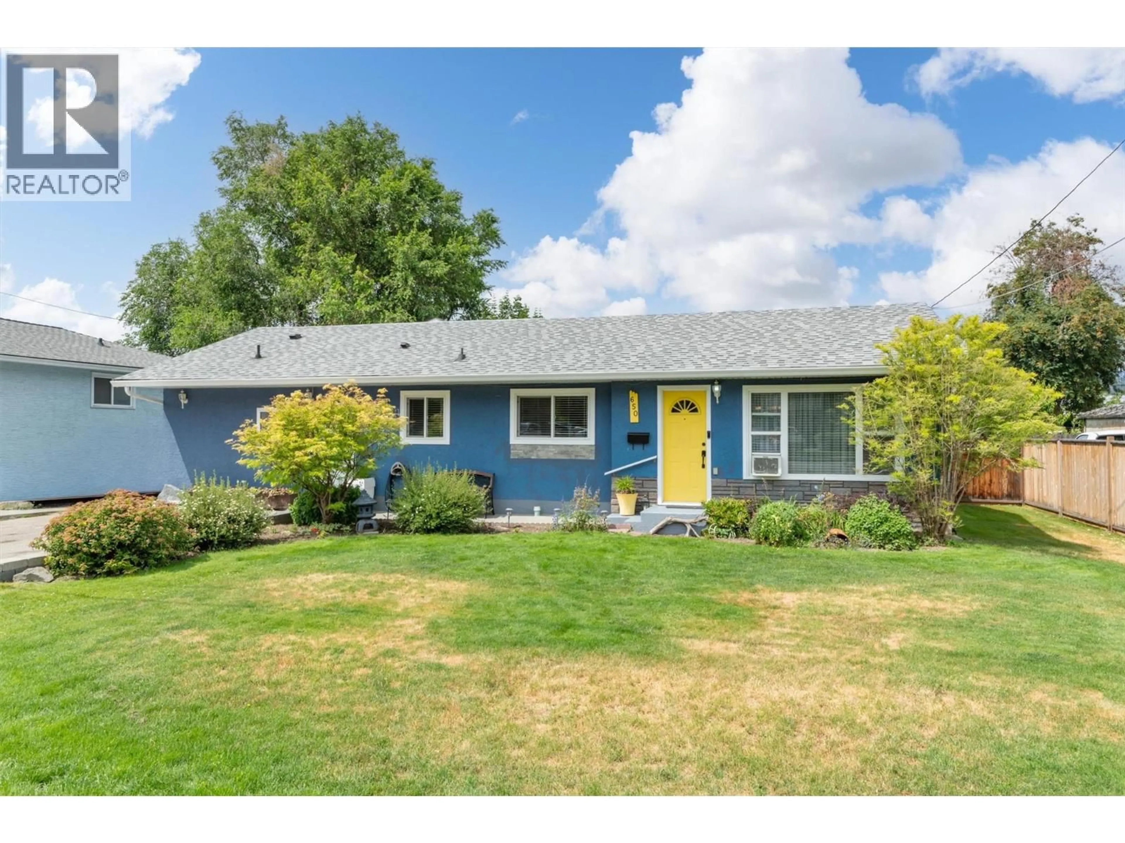 Home with vinyl exterior material, street for 650 FORD ROAD, Kelowna British Columbia V1X3E1