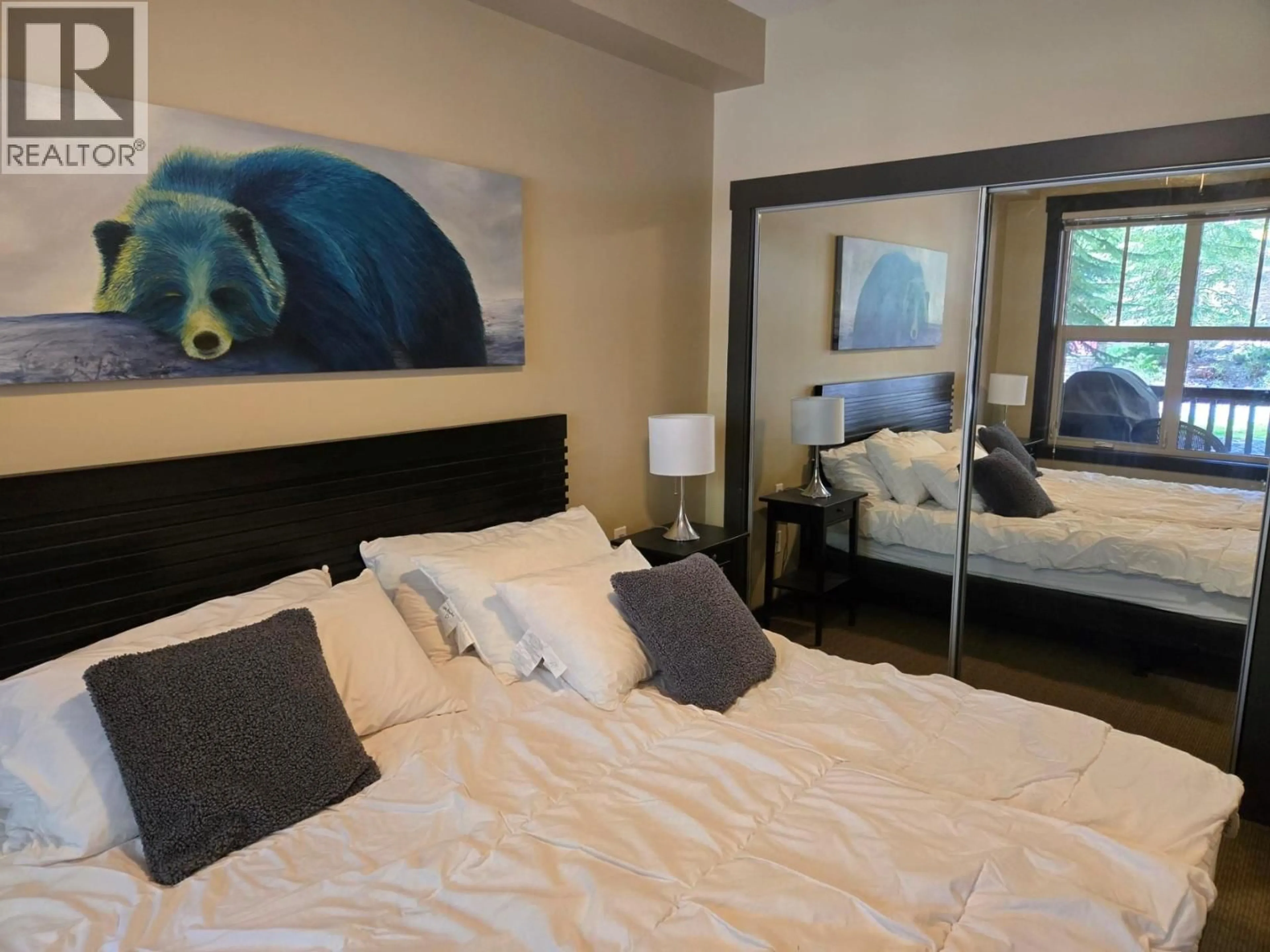 Bedroom with bed, unknown for 109 - 2064 SUMMIT DRIVE, Panorama British Columbia V0A1T0