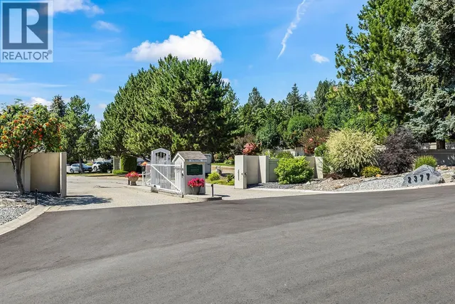 201 - 2377 SHANNON WOODS DRIVE, West Kelowna 2