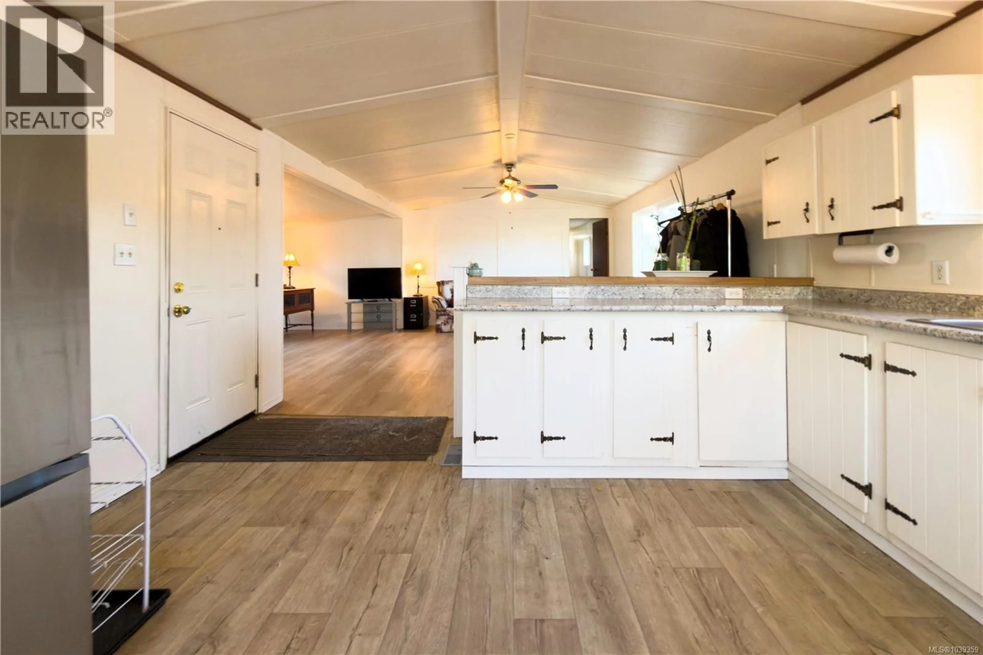 Open concept kitchen, unknown for 80 - 1160 SHELLBOURNE BOULEVARD, Campbell River British Columbia V9W5G5