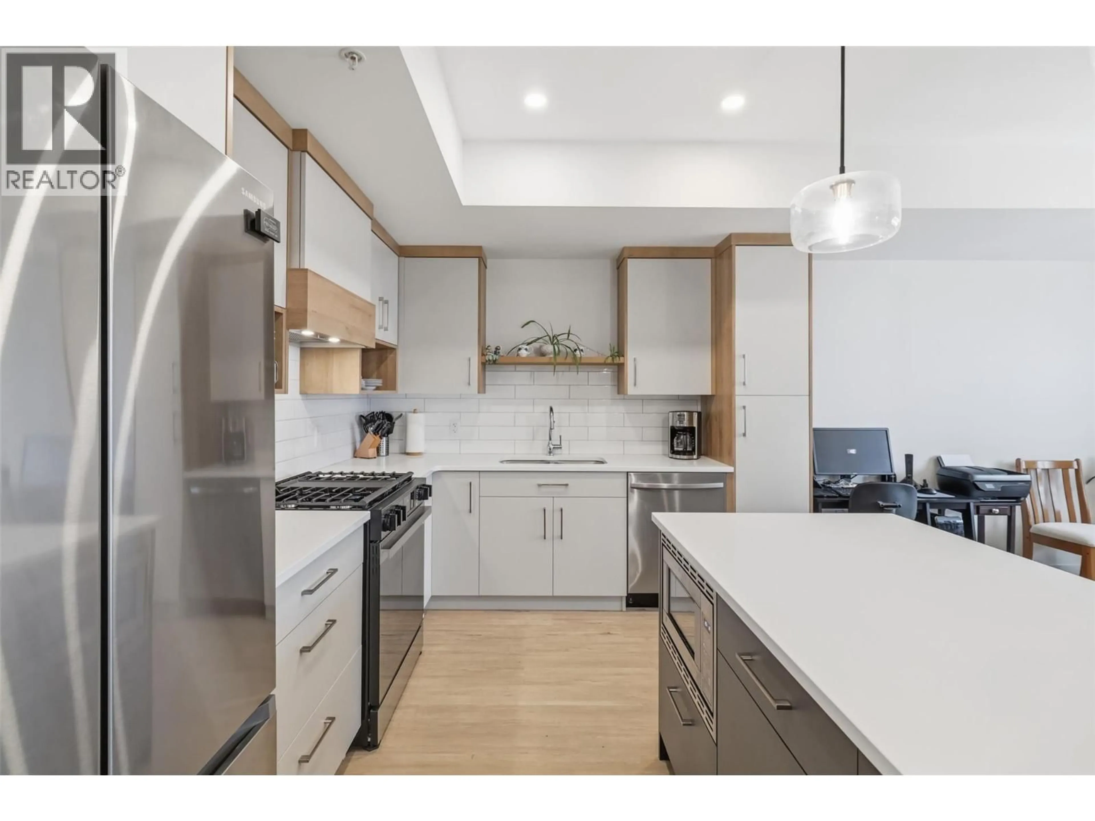 Open concept kitchen, unknown for 307 - 1844 QU'APPELLE BOULEVARD, Kamloops British Columbia V2E0A8