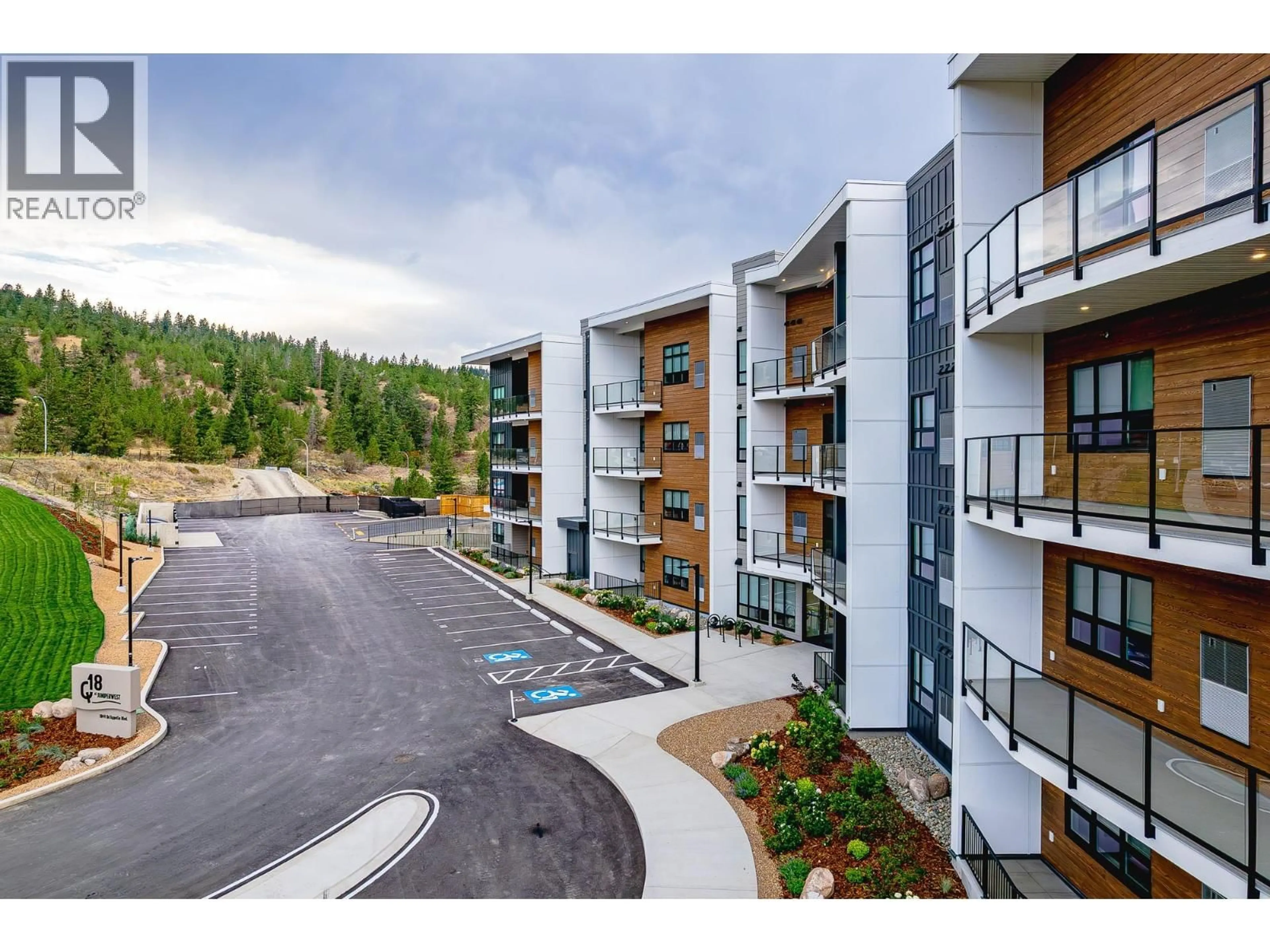 A pic from outside/outdoor area/front of a property/back of a property/a pic from drone, mountain view for 106 - 1844 QU'APPELLE BOULEVARD, Kamloops British Columbia V2E0E8