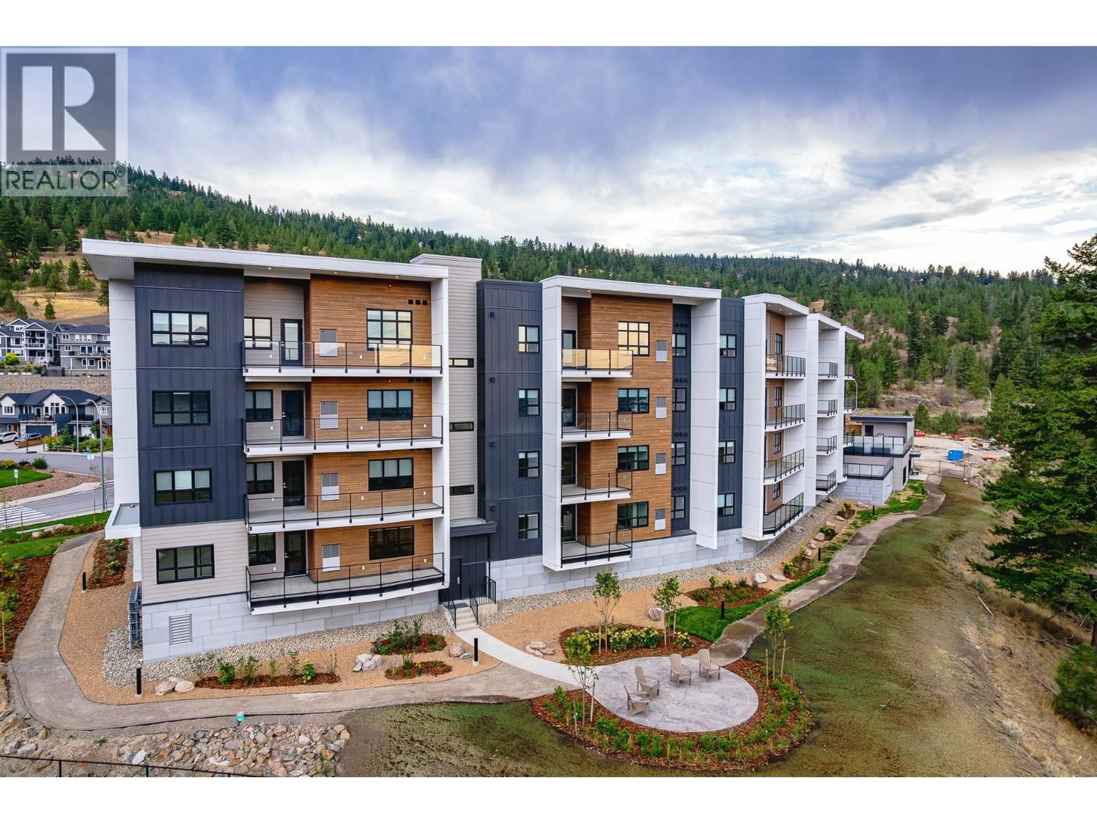 A pic from outside/outdoor area/front of a property/back of a property/a pic from drone, mountain view for 203 - 1844 QU'APPELLE BOULEVARD, Kamloops British Columbia V2E0E8