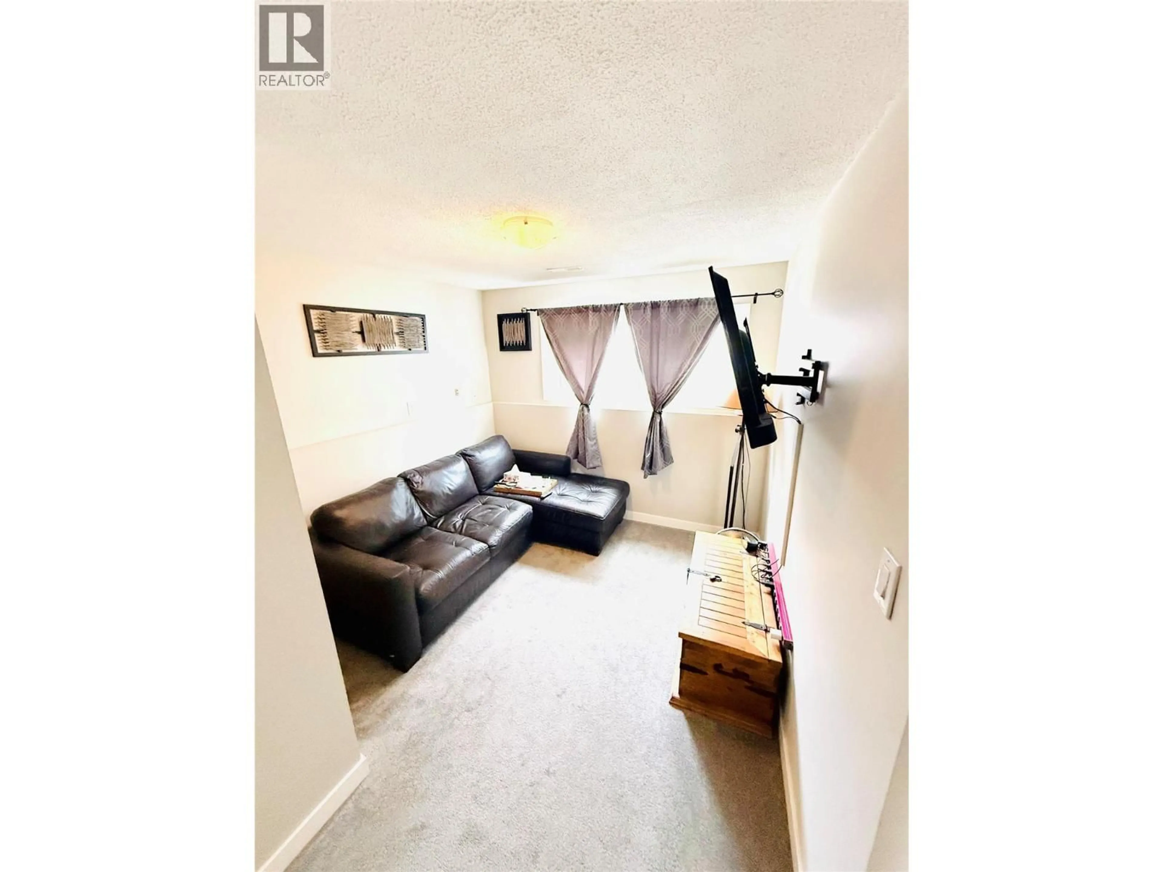 A pic of a room for 20 GREEN AVENUE, Penticton British Columbia V2A7Z2