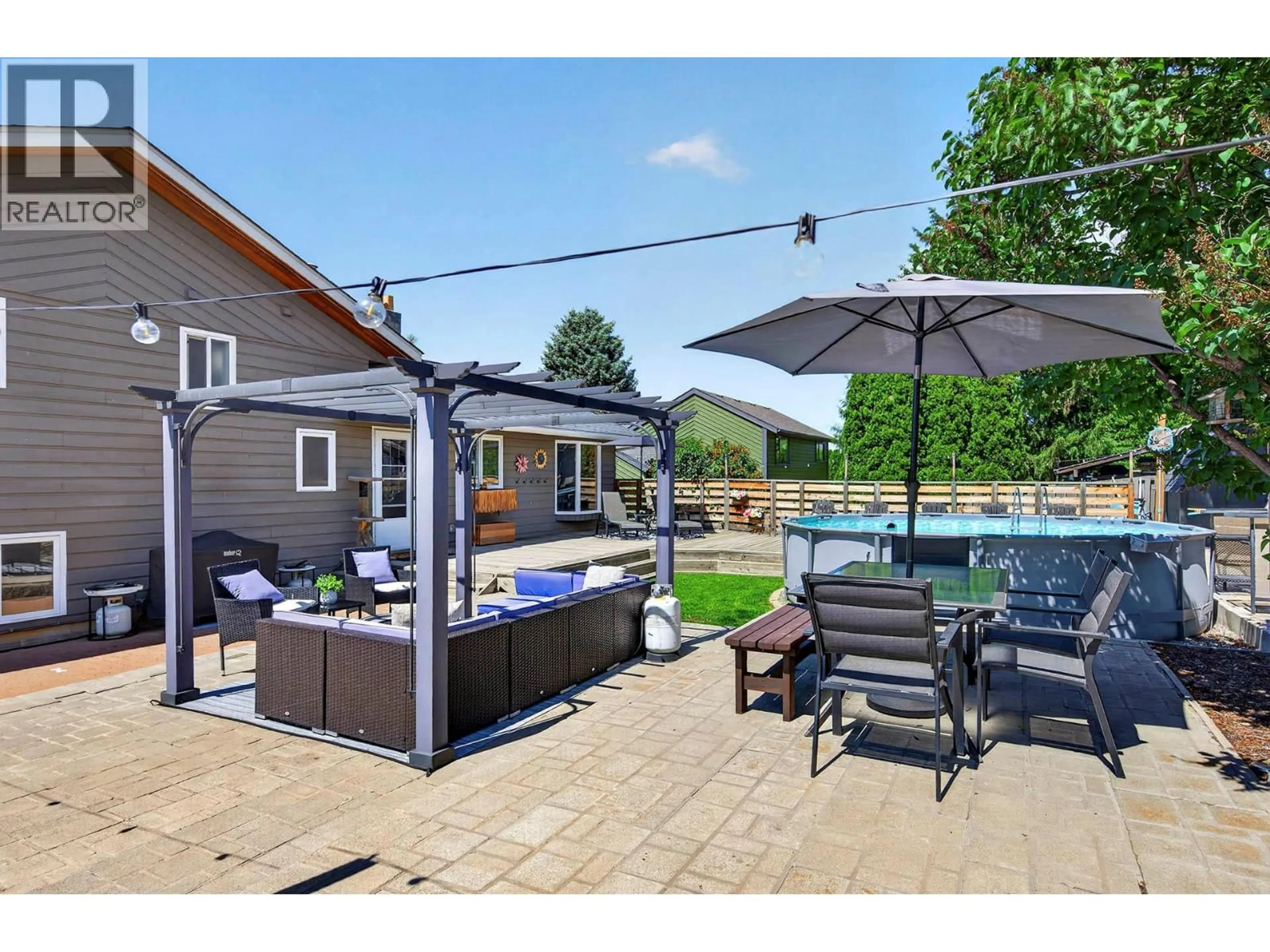 Patio, street for 485 GLENEAGLES DRIVE, Kamloops British Columbia V2E1Y4