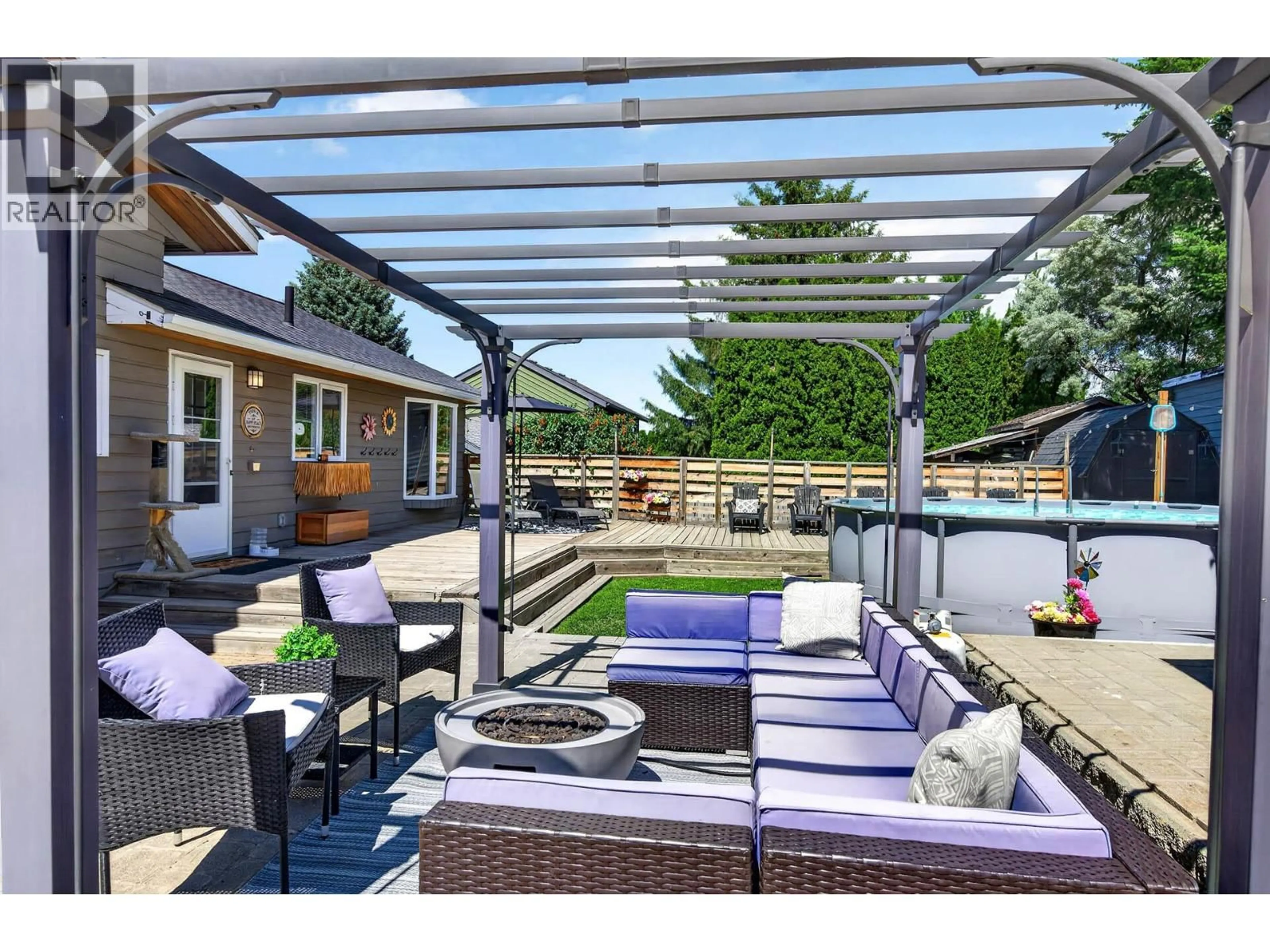 Patio, street for 485 GLENEAGLES DRIVE, Kamloops British Columbia V2E1Y4