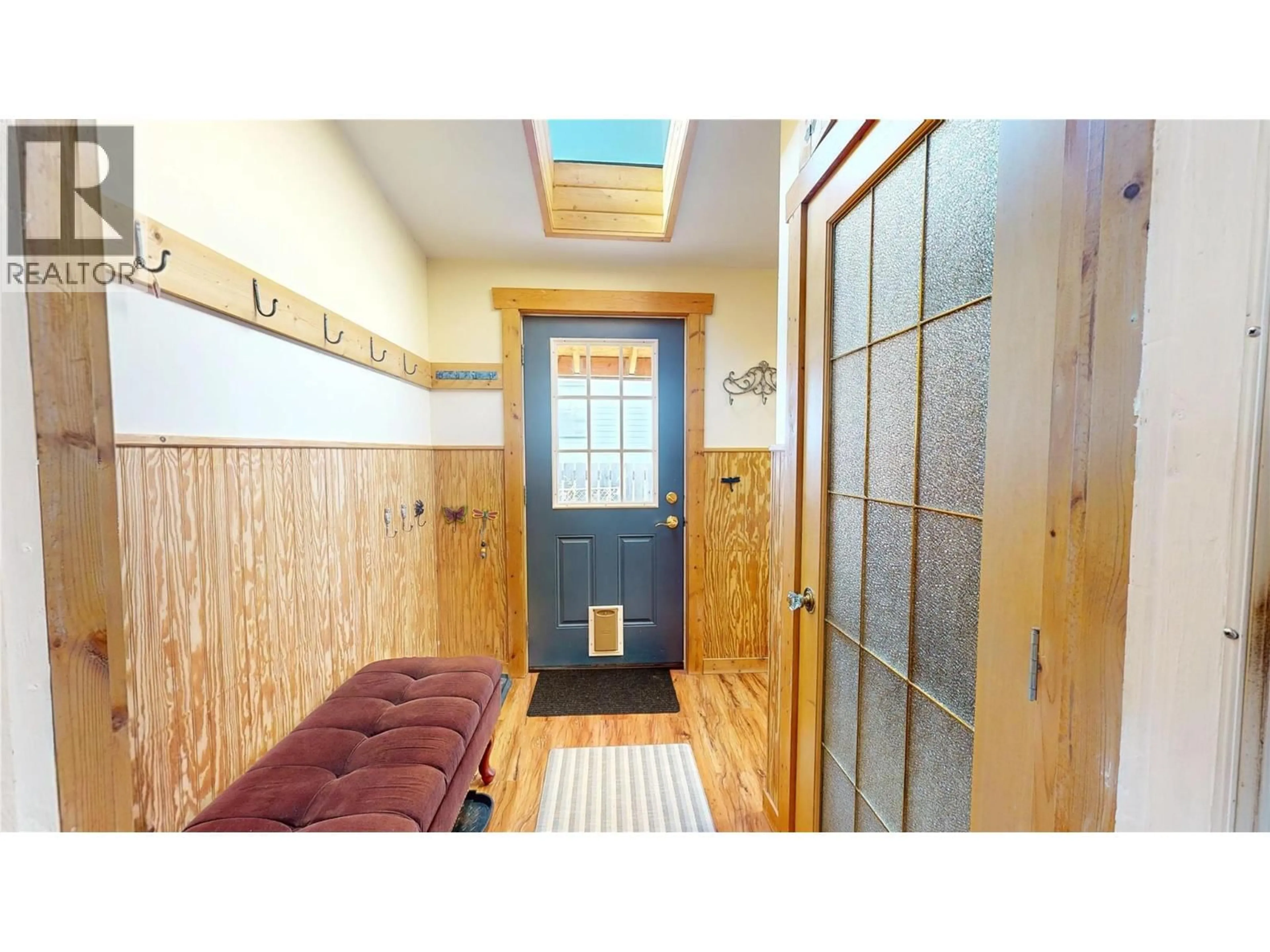 Indoor entryway for 1969 KOKANEE CRESCENT NORTH, Cranbrook British Columbia V1C5X6