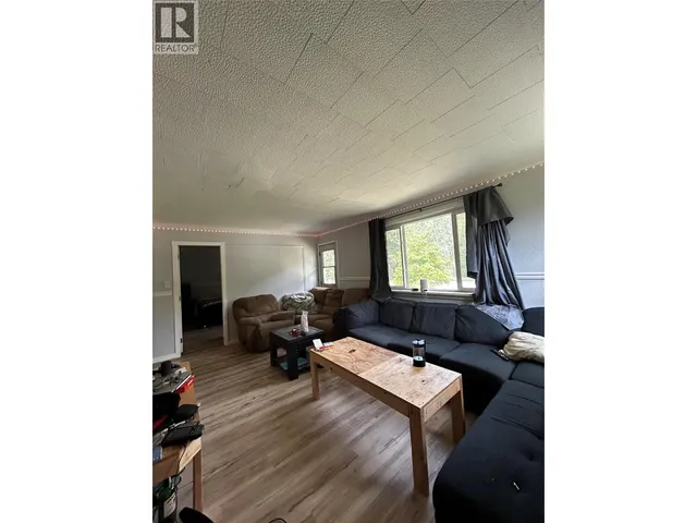 1201 VICTORIA ROAD WEST, Revelstoke 4