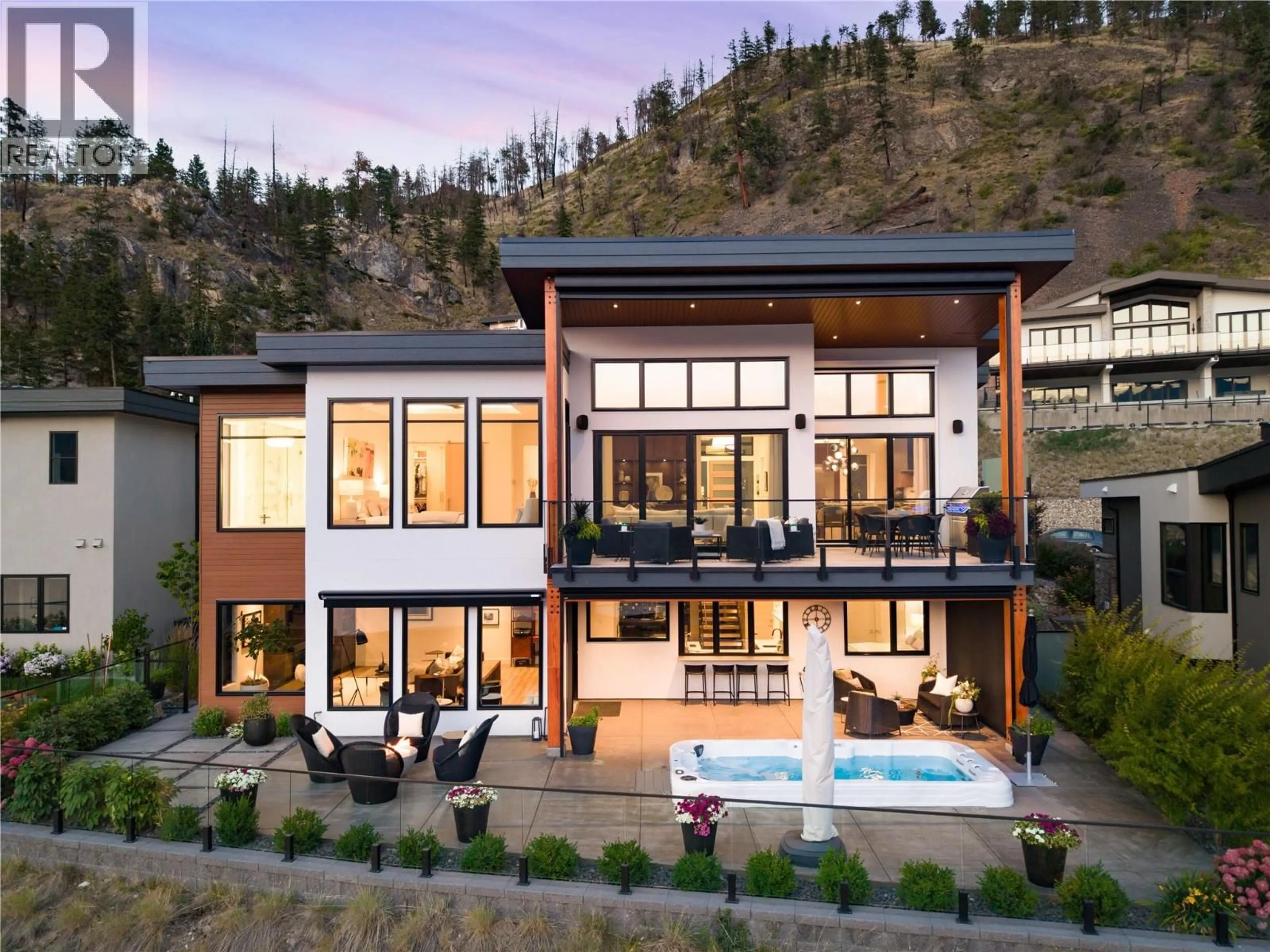Home with vinyl exterior material, mountain view for 602 CLIFTON COURT, Kelowna British Columbia V1V0B7