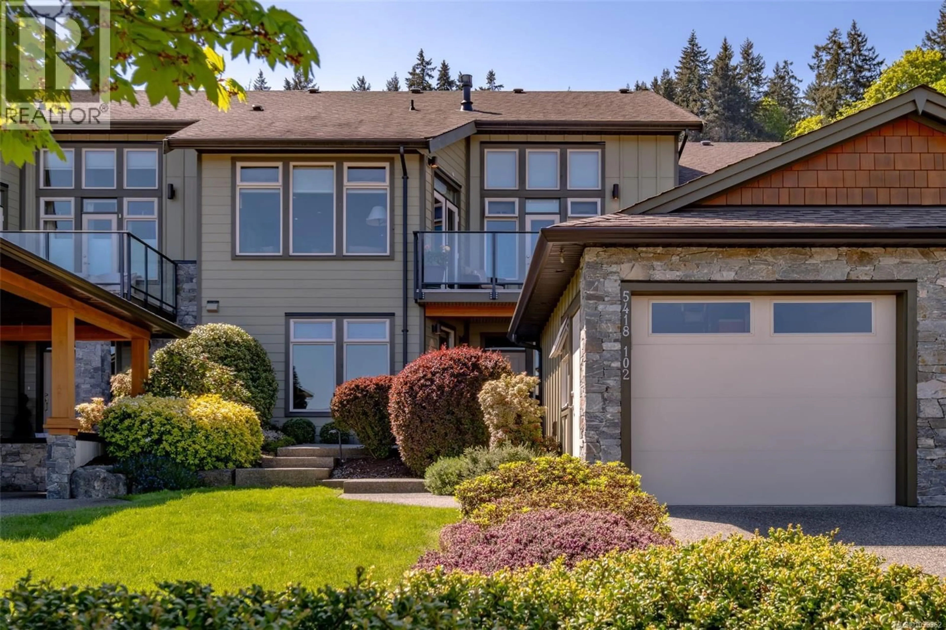 Home with vinyl exterior material, street for 102 - 5418 JACOBS LANE, Nanaimo British Columbia V9T0B7