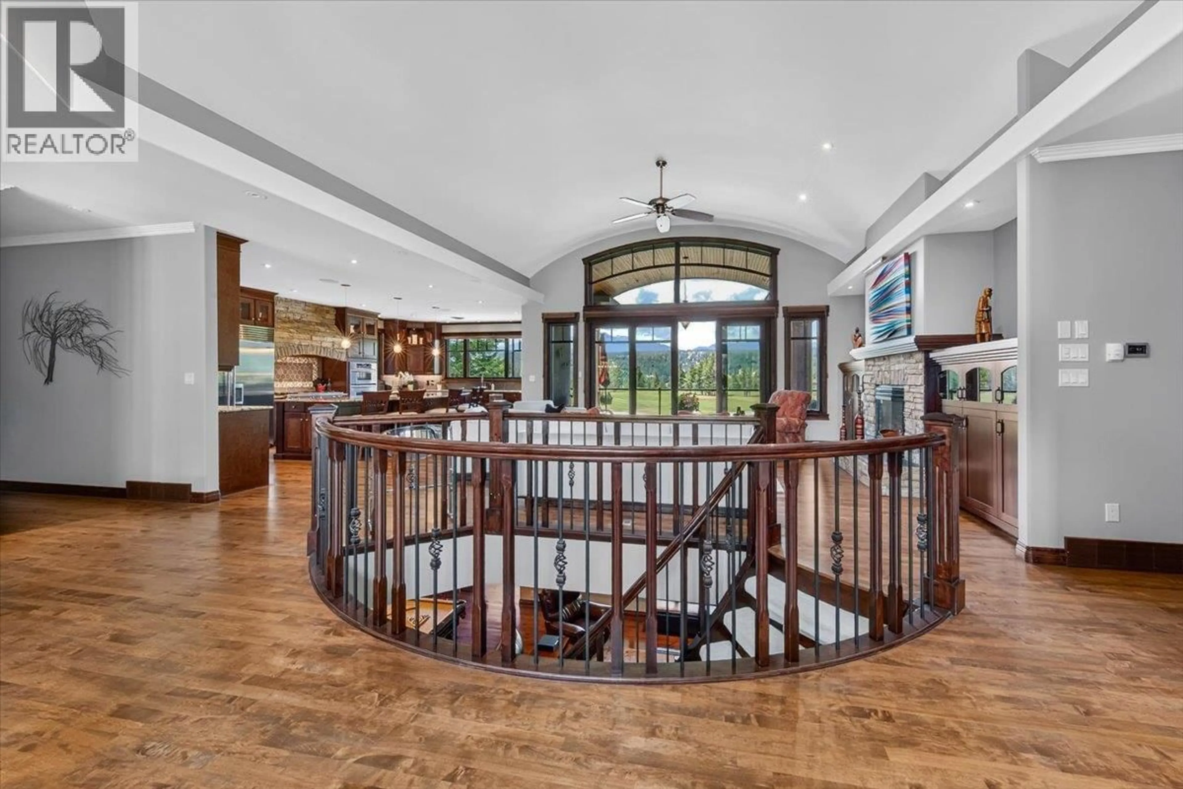 Indoor foyer for 7495 SUN VALLEY PLACE, Radium Hot Springs British Columbia V0A1M0