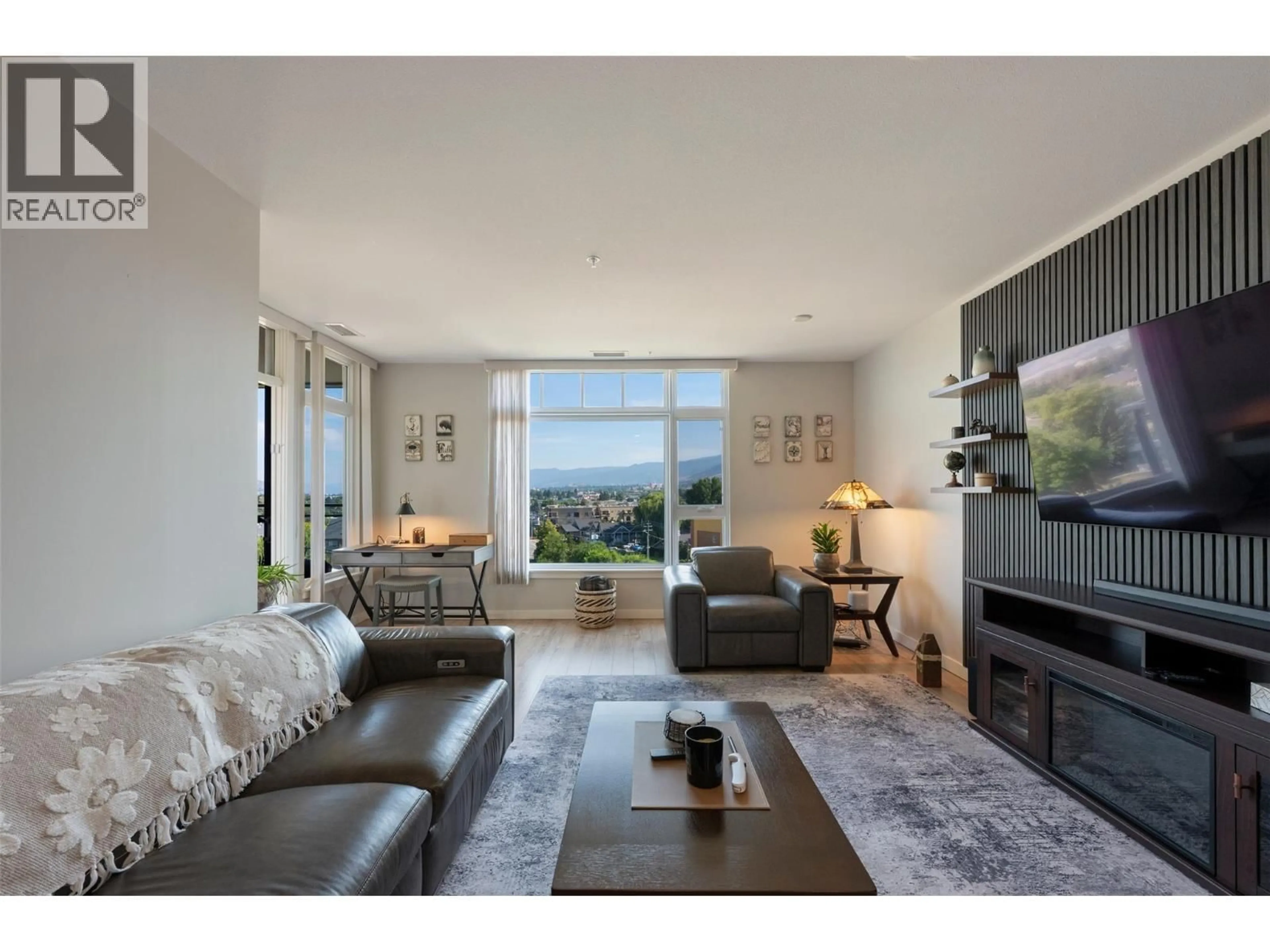 Living room with furniture, unknown for 608 - 3301 SKAHA LAKE ROAD, Penticton British Columbia V2A6G6