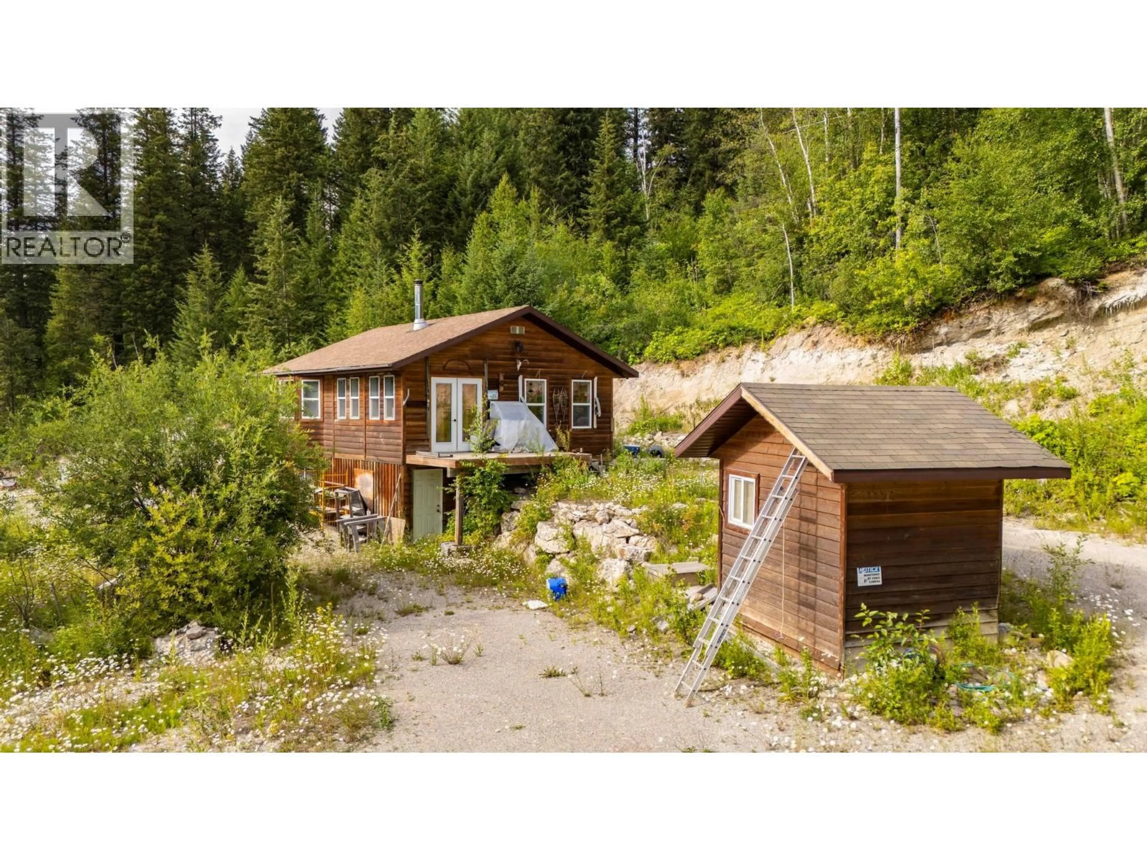 Shed for 1664 TRANS CANADA N HIGHWAY, Golden British Columbia V0A1H0