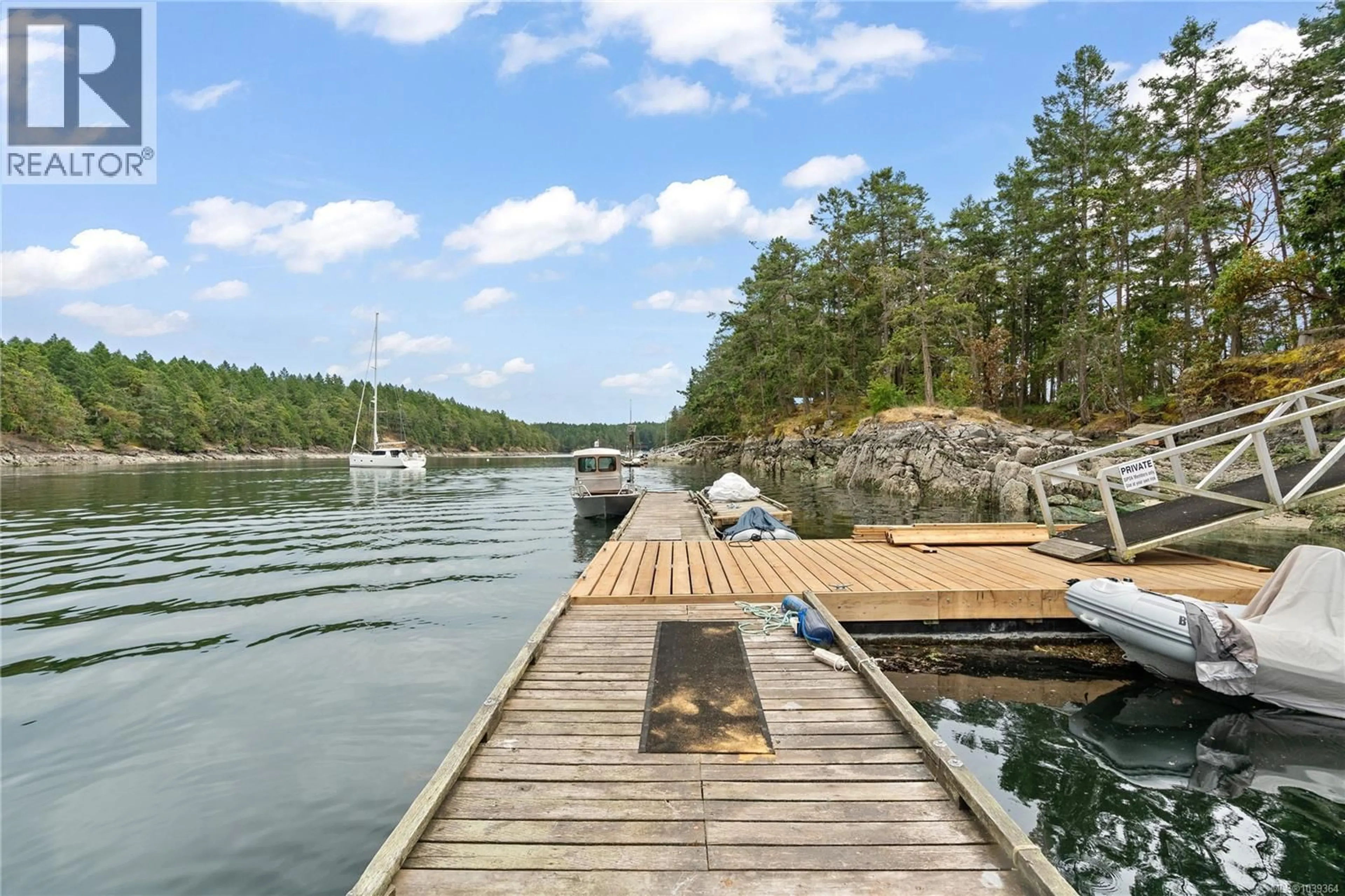 Patio, water/lake/river/ocean view for 14 SECRET ISLAND, Prevost Island British Columbia V8K1X4