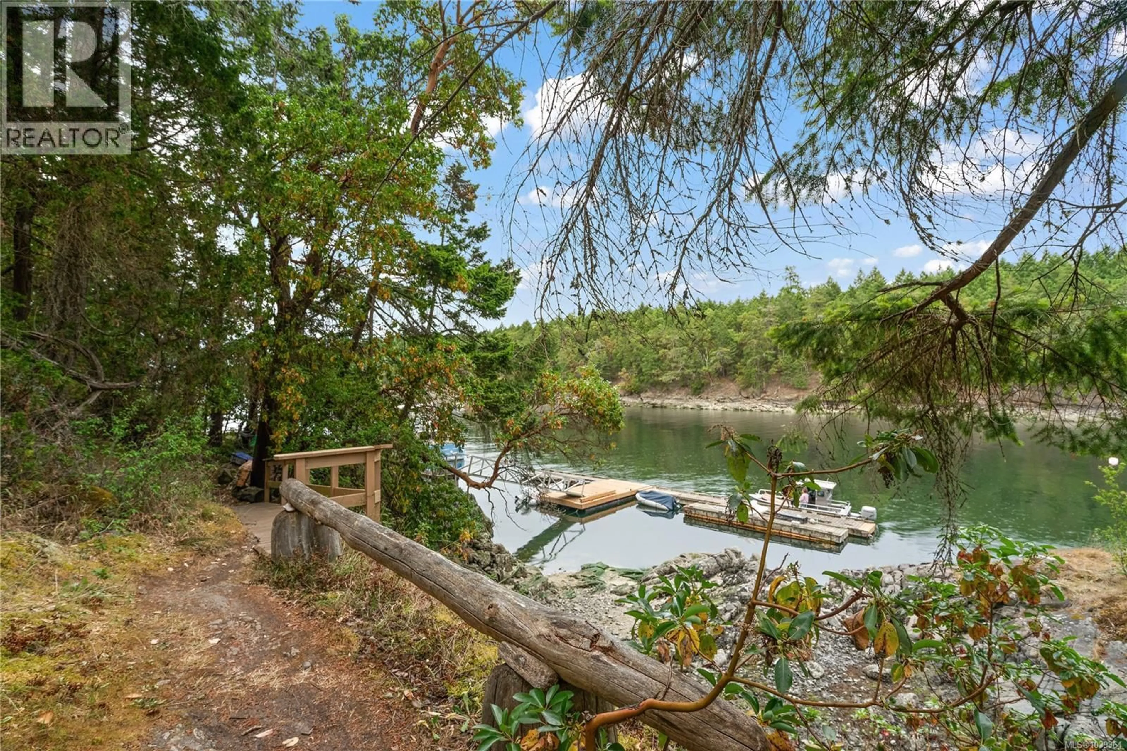 Patio, water/lake/river/ocean view for 14 SECRET ISLAND, Prevost Island British Columbia V8K1X4