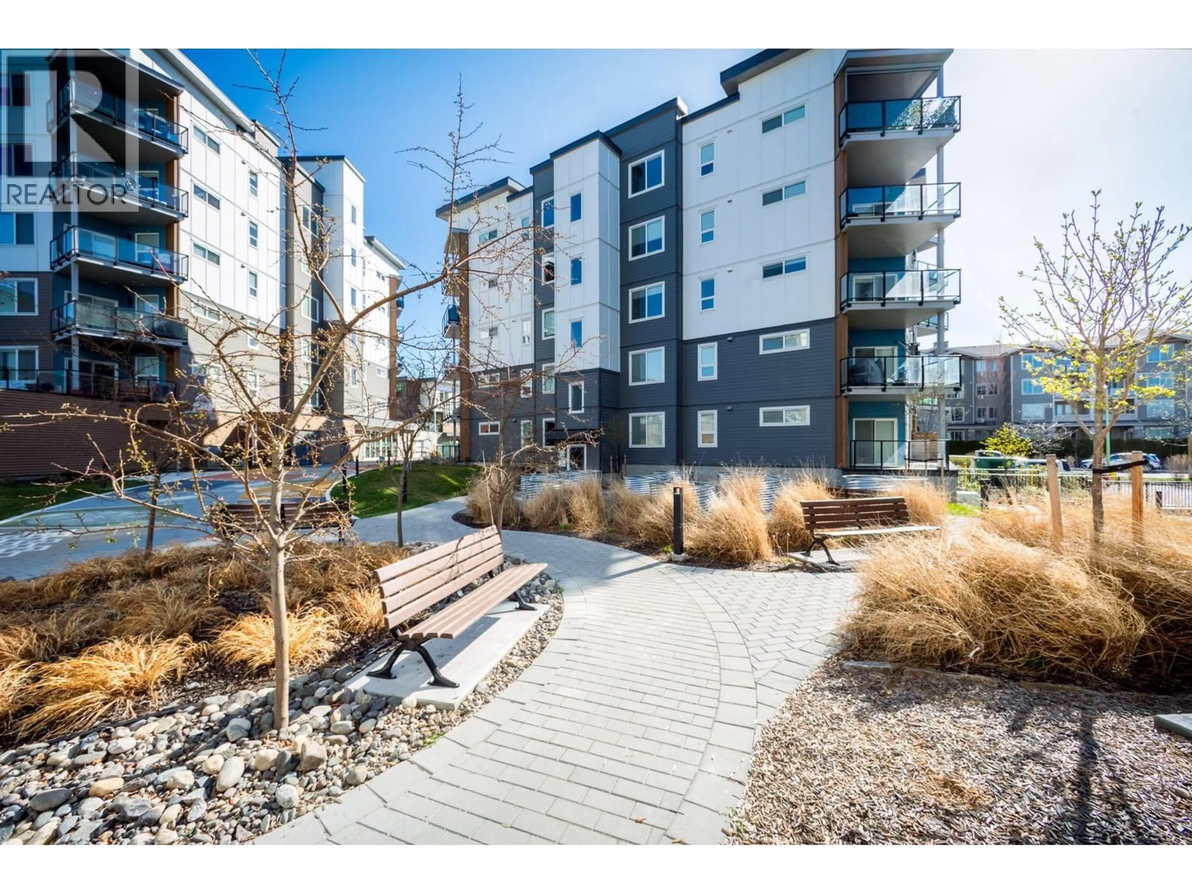 Patio, street for 204 - 3642 MISSION SPRINGS DRIVE, Kelowna British Columbia V1W0E1