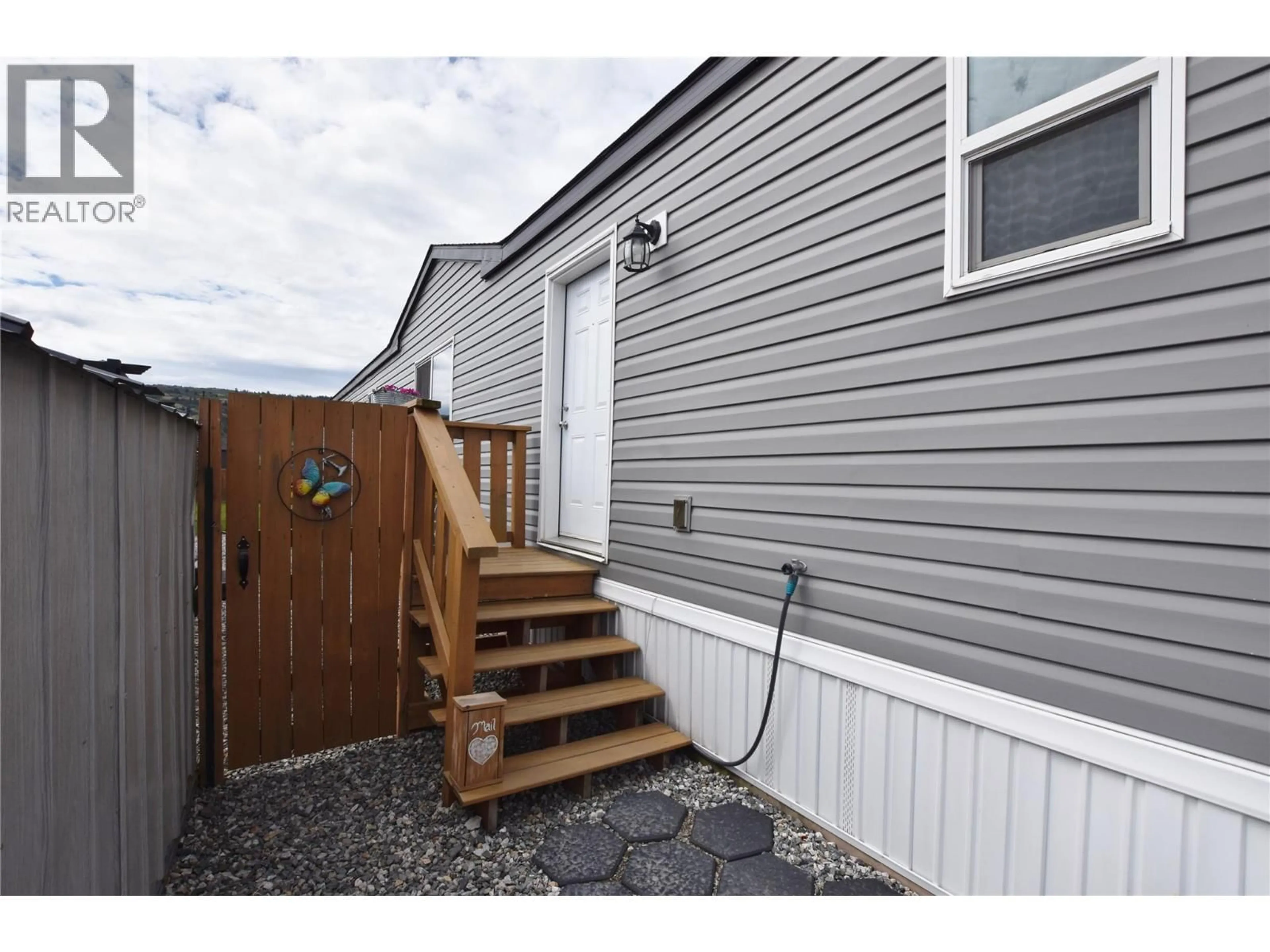 Home with vinyl exterior material, street for 121 - 63 ANTOINE ROAD, Vernon British Columbia V1H2A3