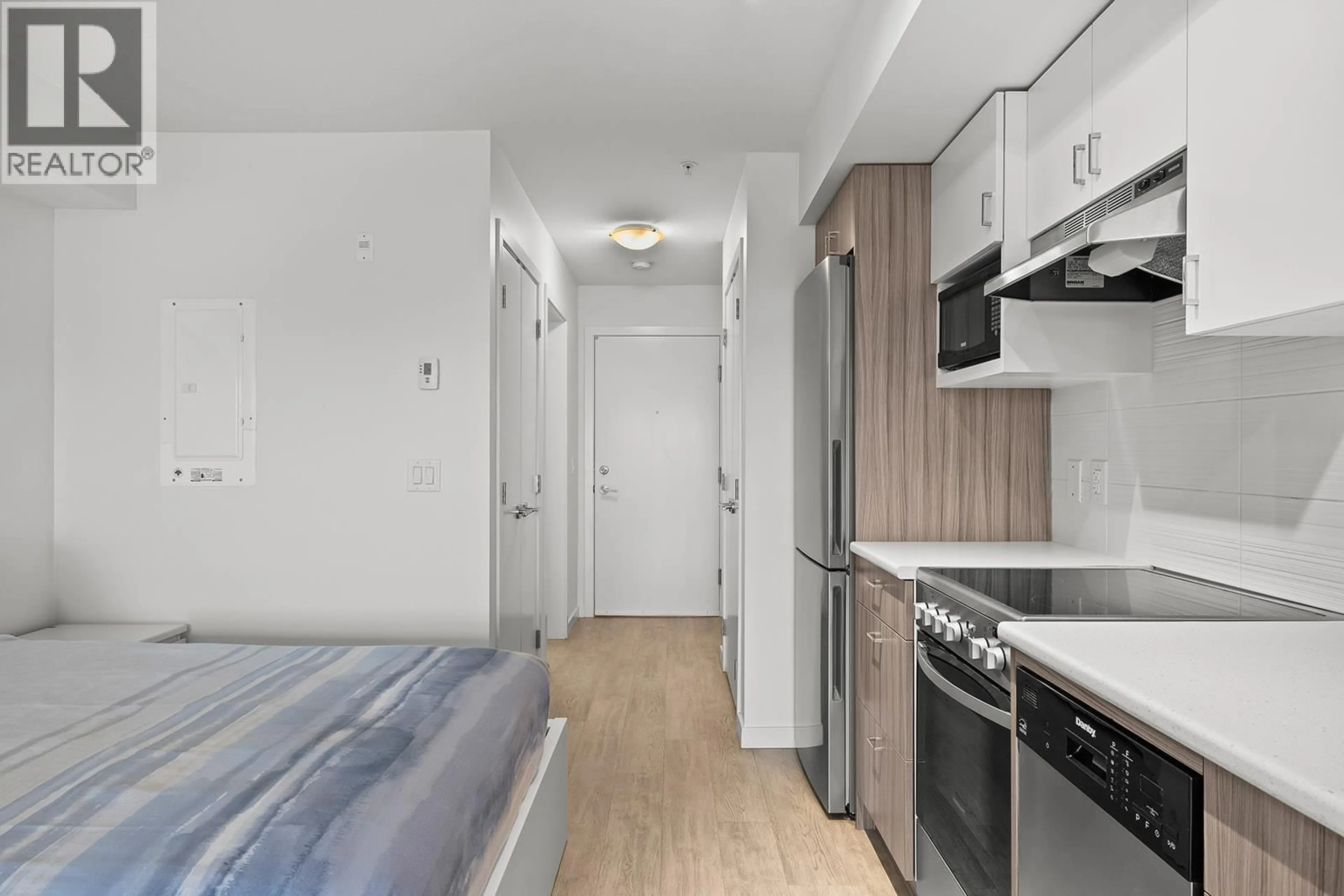 Standard kitchen, unknown for 119 - 695 ACADEMY WAY, Kelowna British Columbia V1V0C7