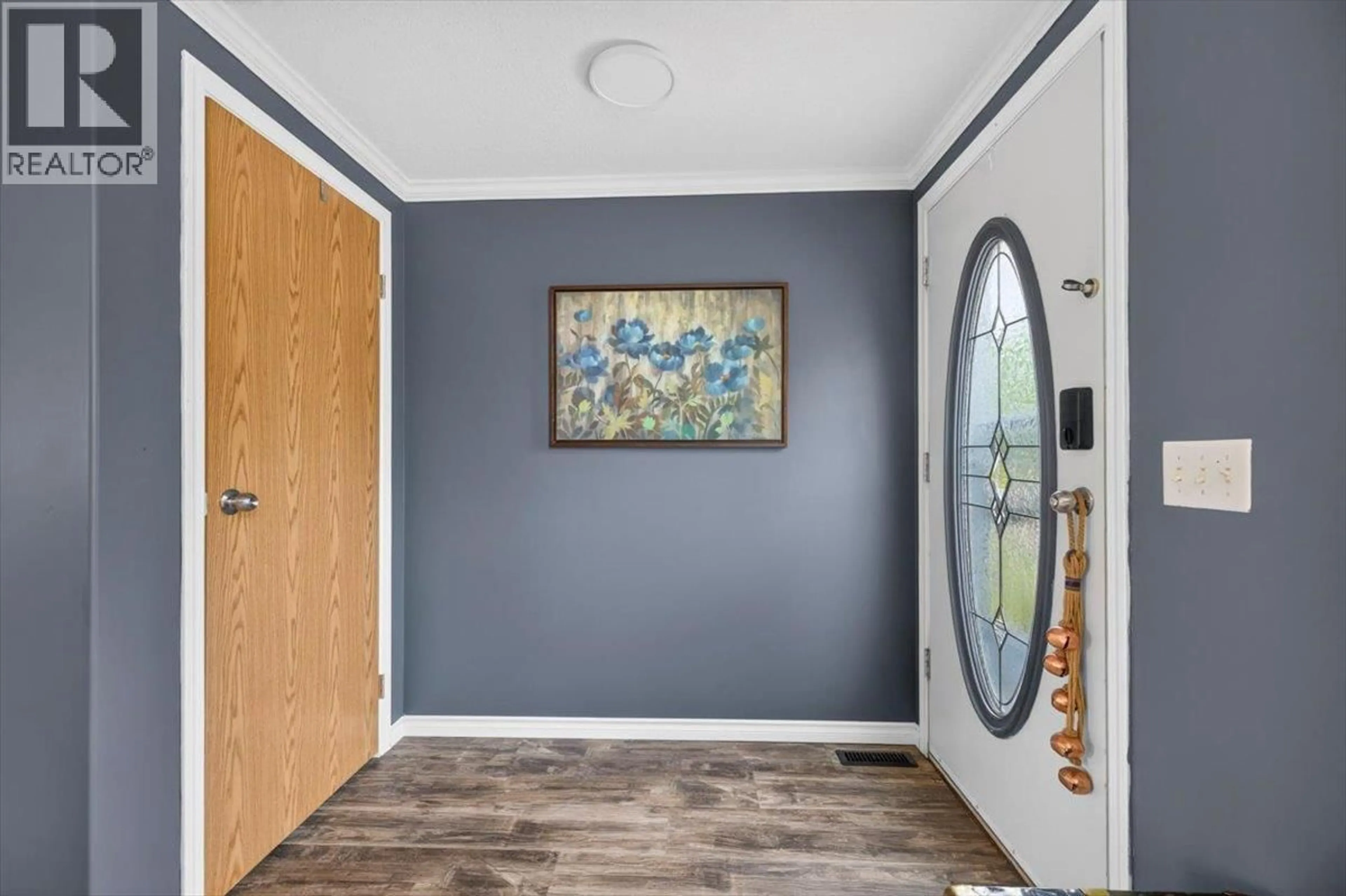 Indoor entryway for 33 DAWSON CRESCENT, Elkford British Columbia V0B1H0