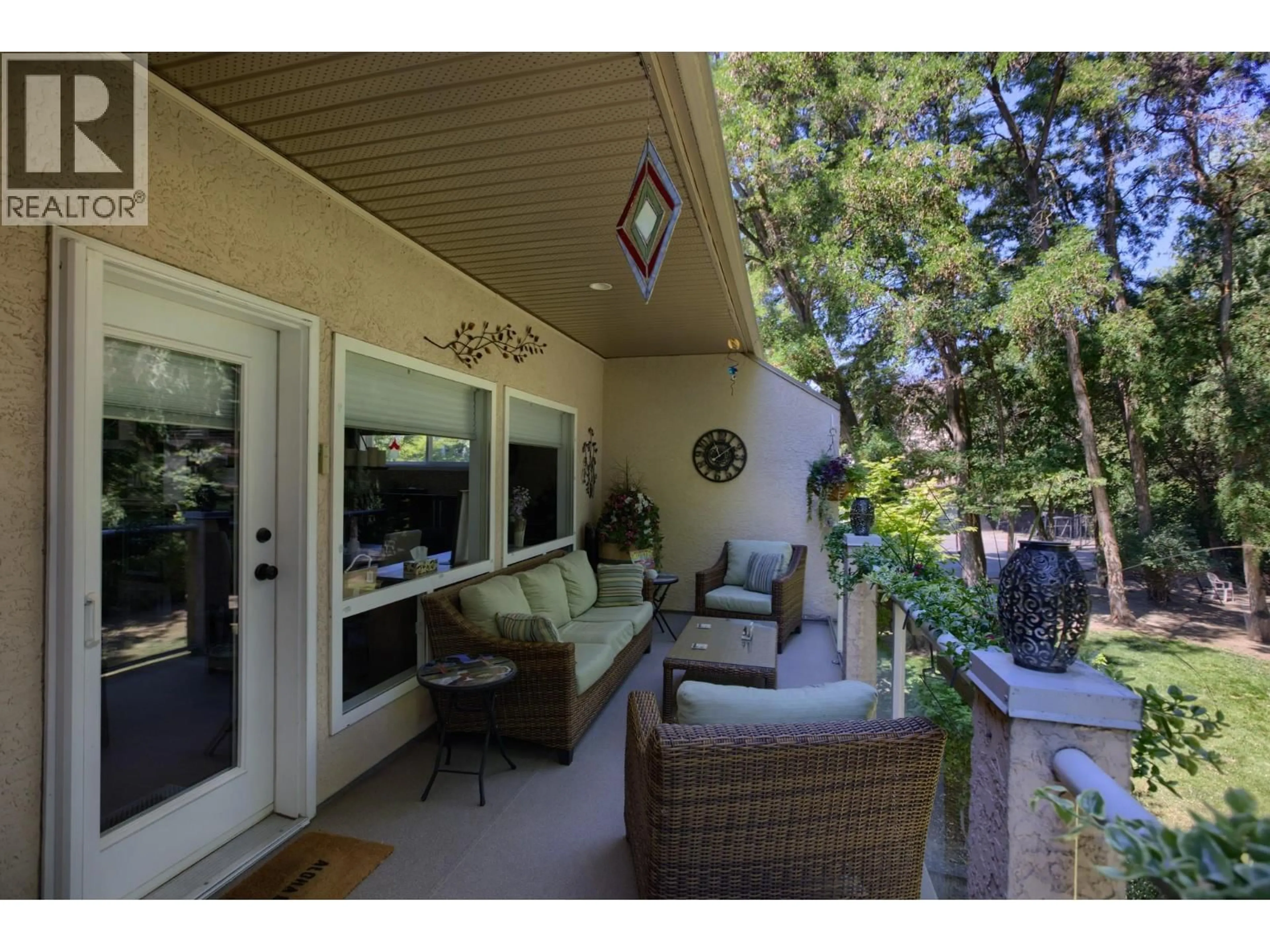 Patio, water/lake/river/ocean view for 101 - 550 ELLIOT AVENUE, Kelowna British Columbia V1Y5S8