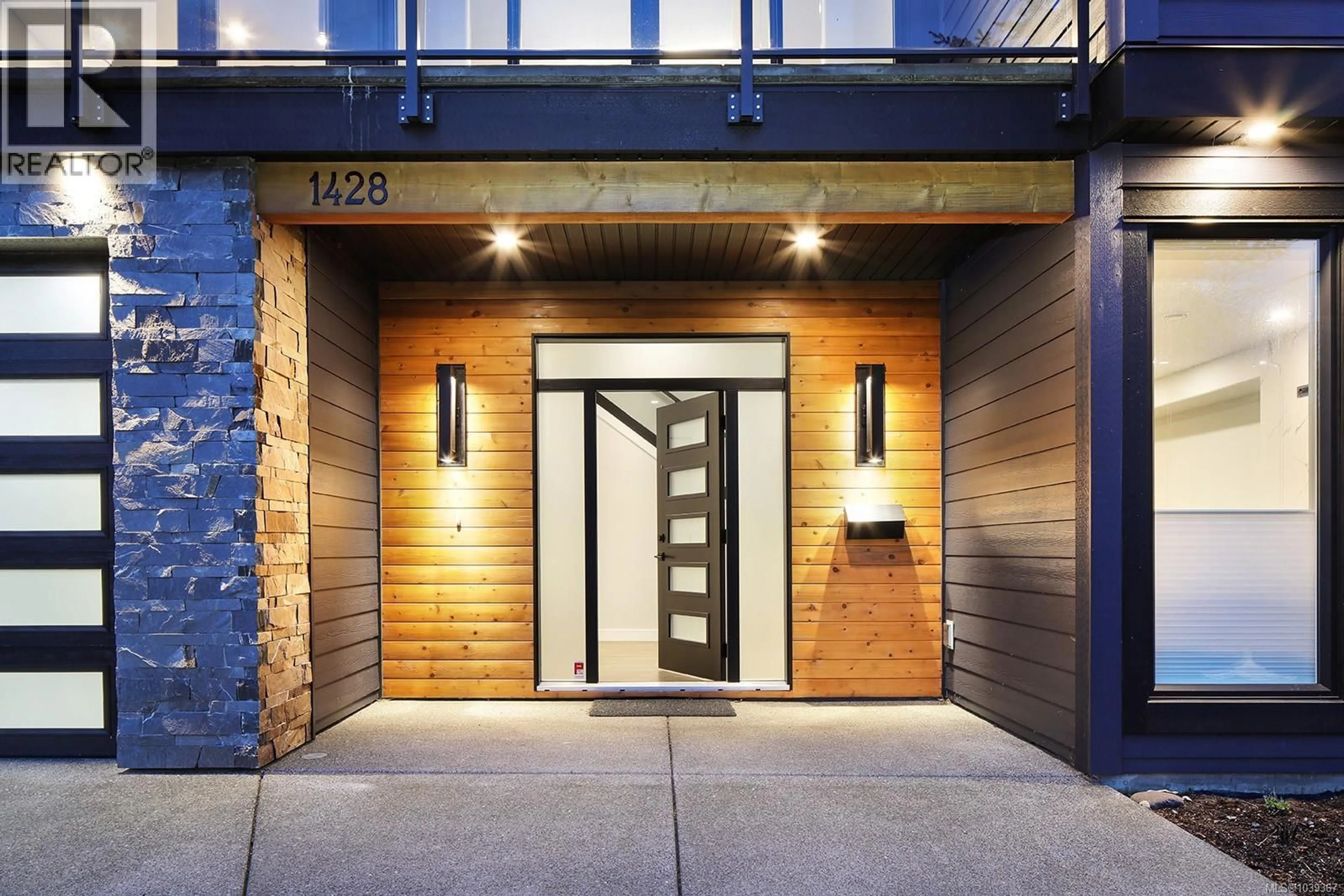Indoor entryway for 1428 WILLIAMS ROAD, Courtenay British Columbia V9N7J9