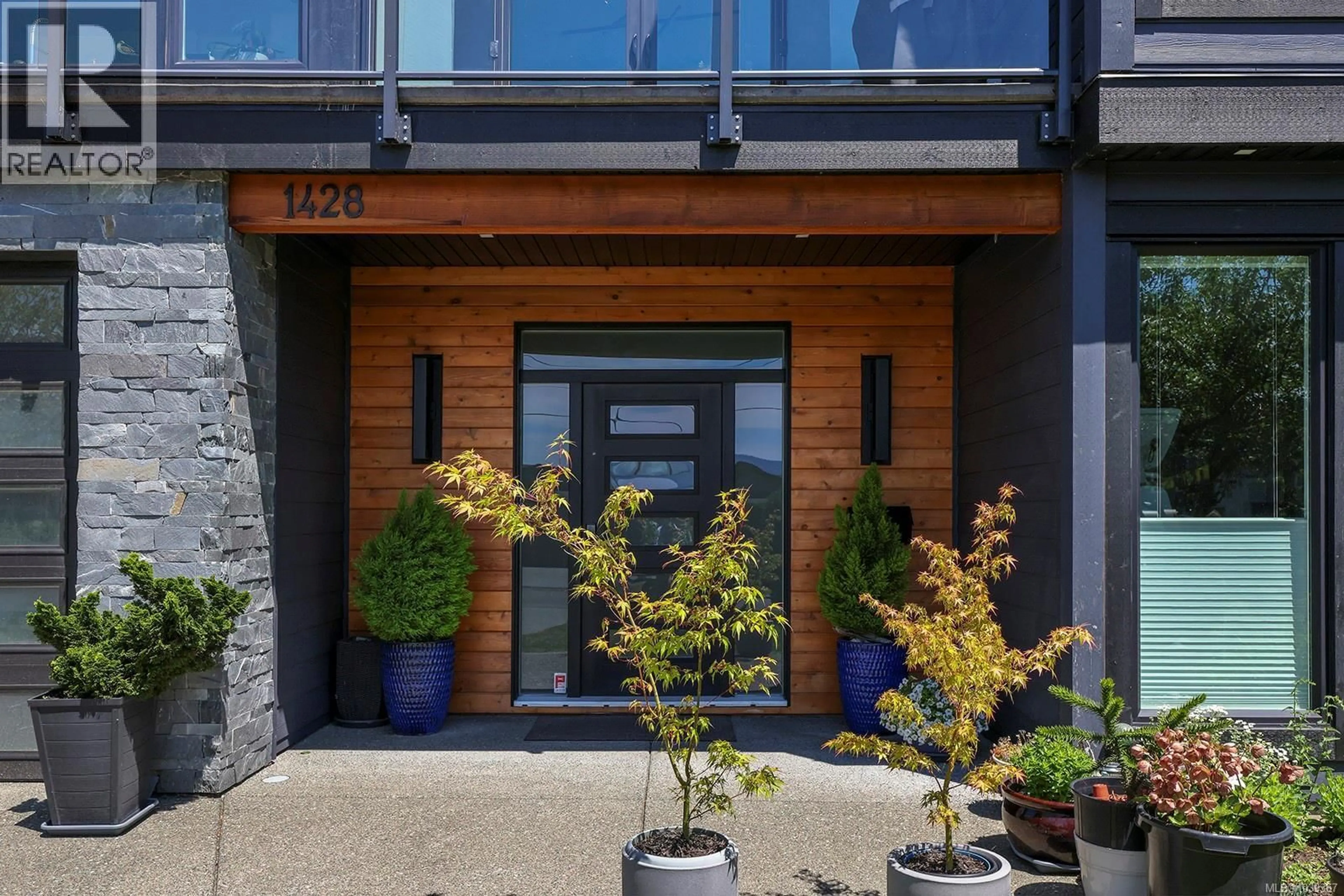 Indoor entryway for 1428 WILLIAMS ROAD, Courtenay British Columbia V9N7J9