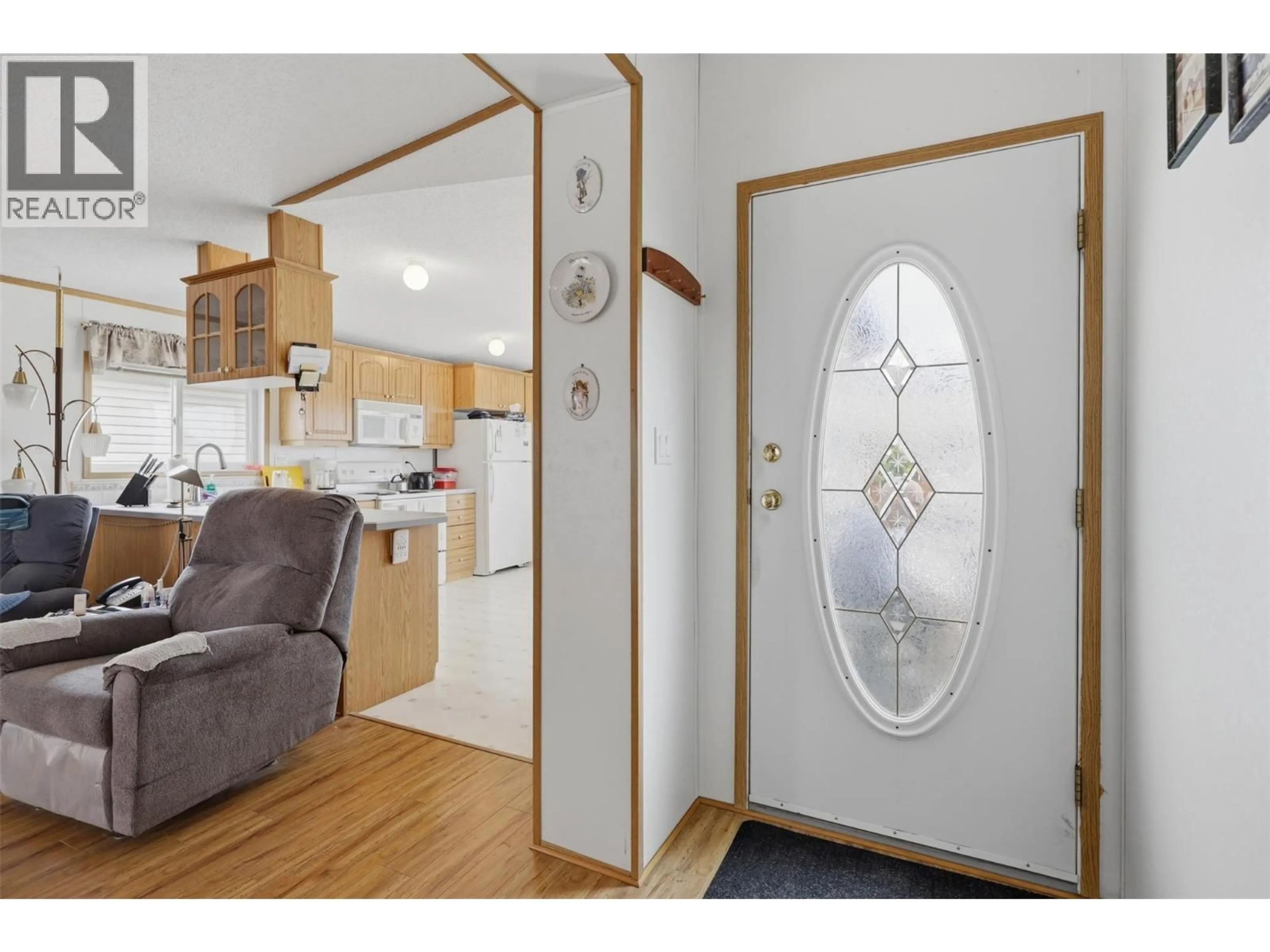 Indoor entryway for 52 - 7545 DALLAS DRIVE, Kamloops British Columbia V2C6X8