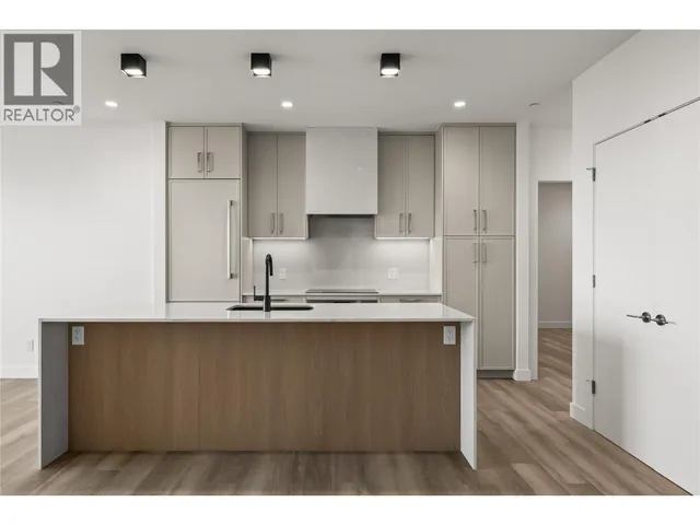 306 - 3340 LAKESHORE DRIVE, Kelowna 2