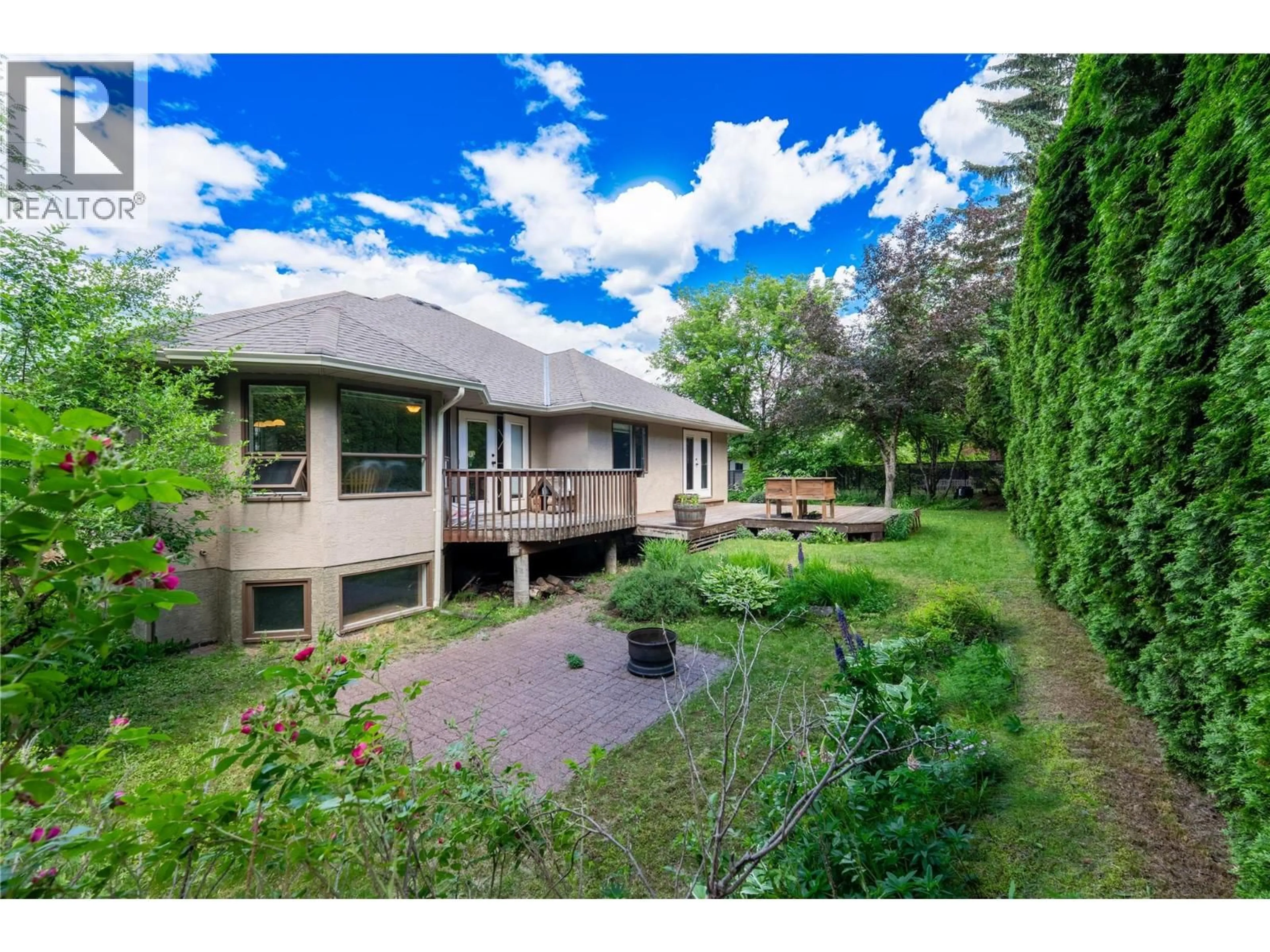 A pic from outside/outdoor area/front of a property/back of a property/a pic from drone, water/lake/river/ocean view for 1609 WINDSOR DRIVE, Revelstoke British Columbia V0E2S1