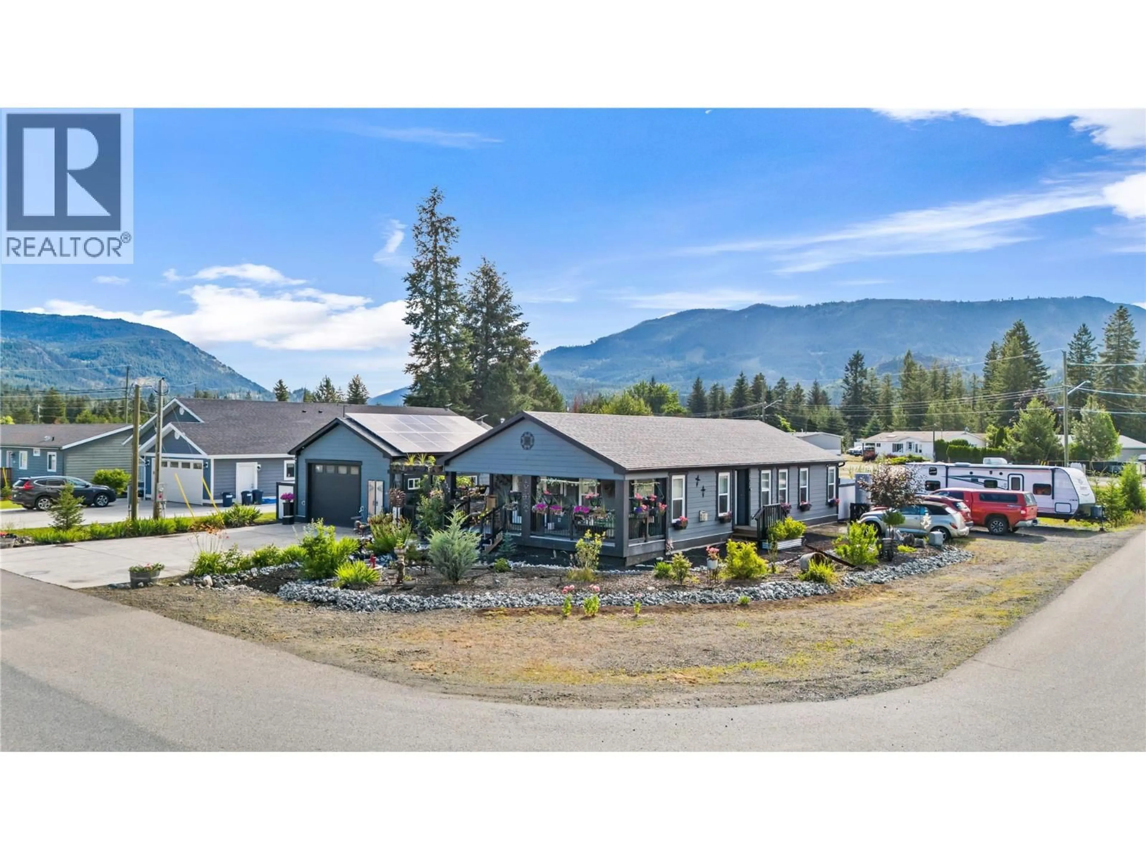 A pic from outside/outdoor area/front of a property/back of a property/a pic from drone, mountain view for 432 SISKA DRIVE, Barriere British Columbia V0E1E0