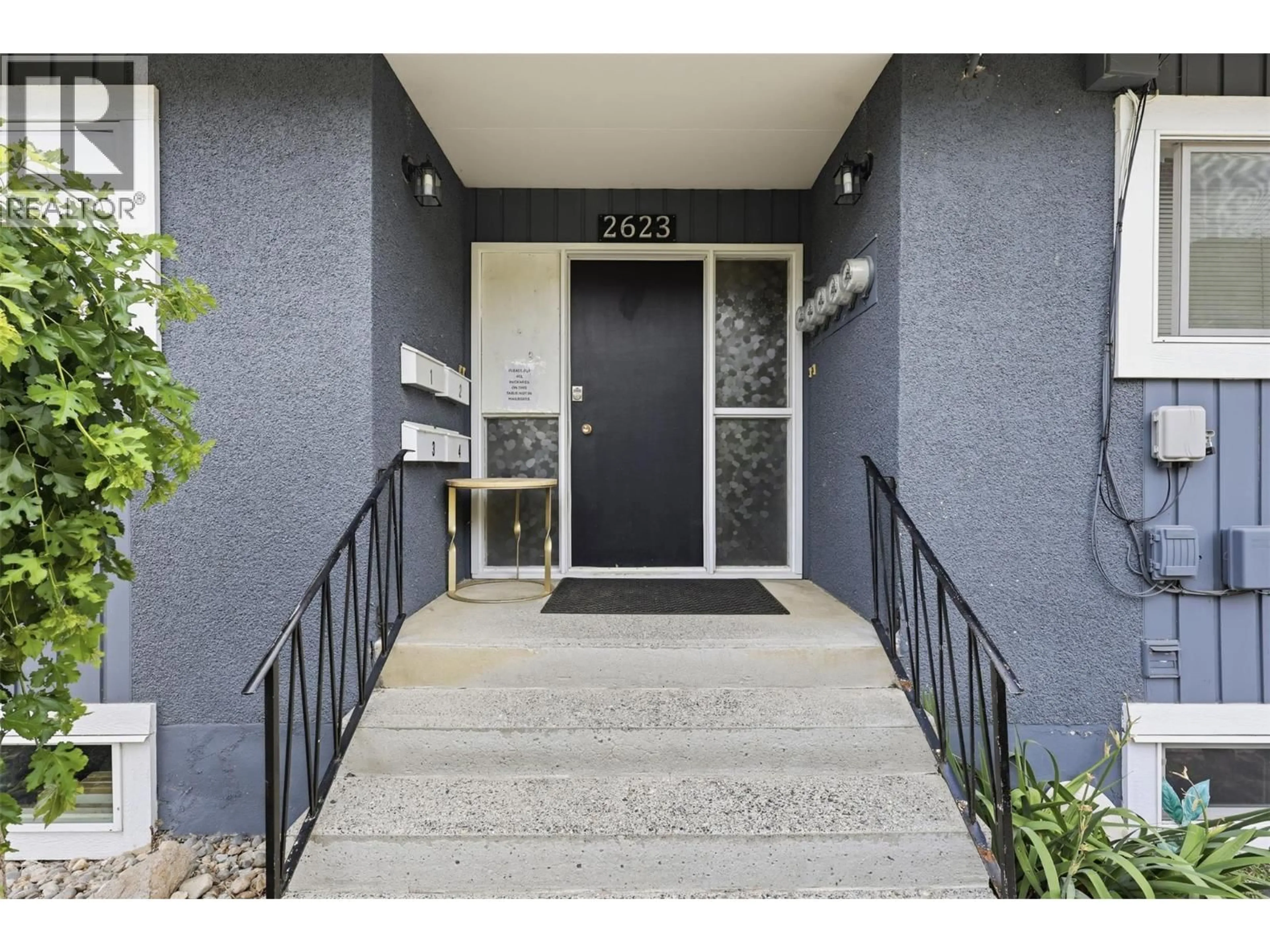 Indoor entryway for 2623 PARKVIEW DRIVE, Kamloops British Columbia V2B7J5