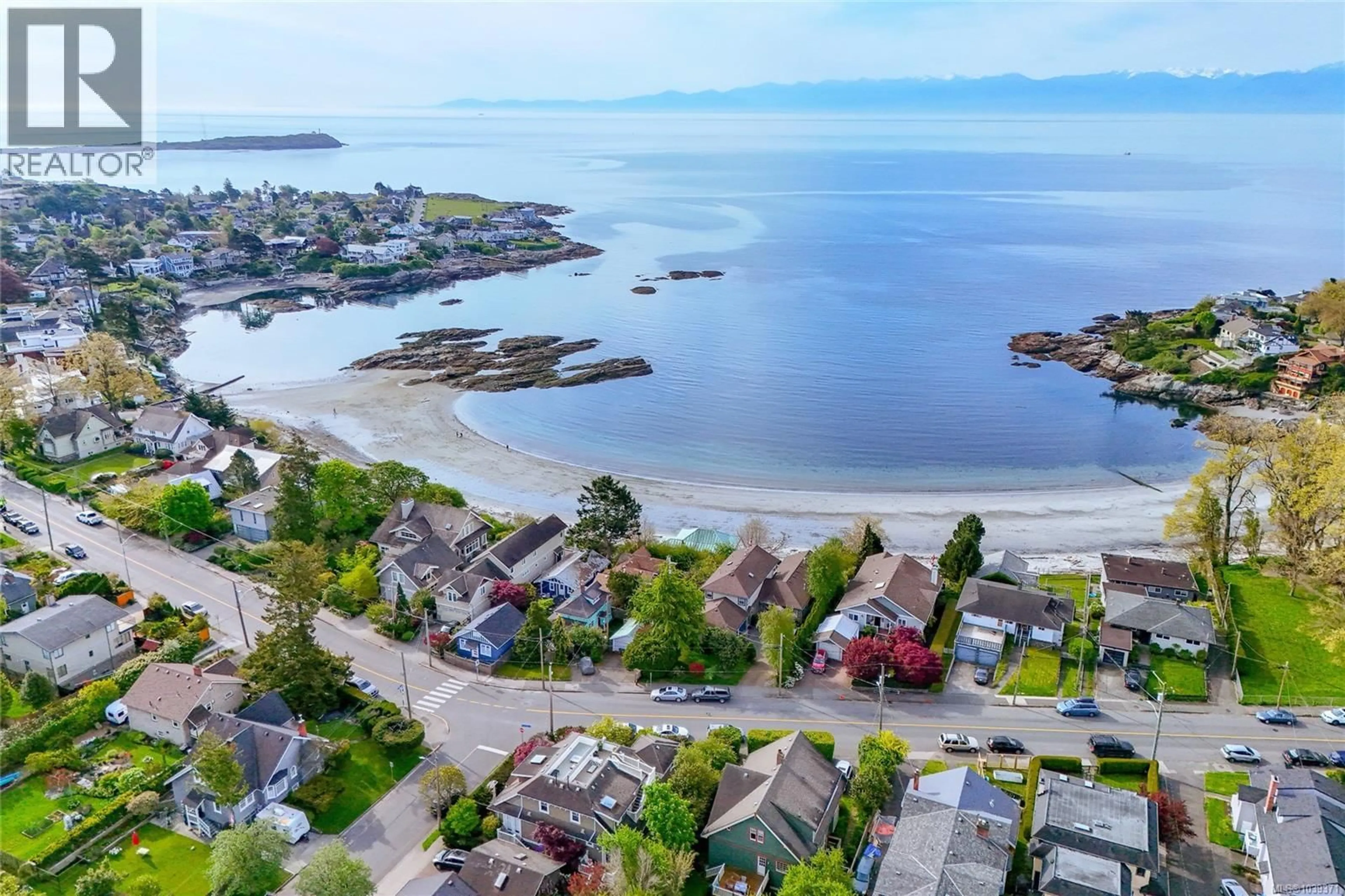 A pic from outside/outdoor area/front of a property/back of a property/a pic from drone, water/lake/river/ocean view for 336 IRVING ROAD, Victoria British Columbia V8S4A2