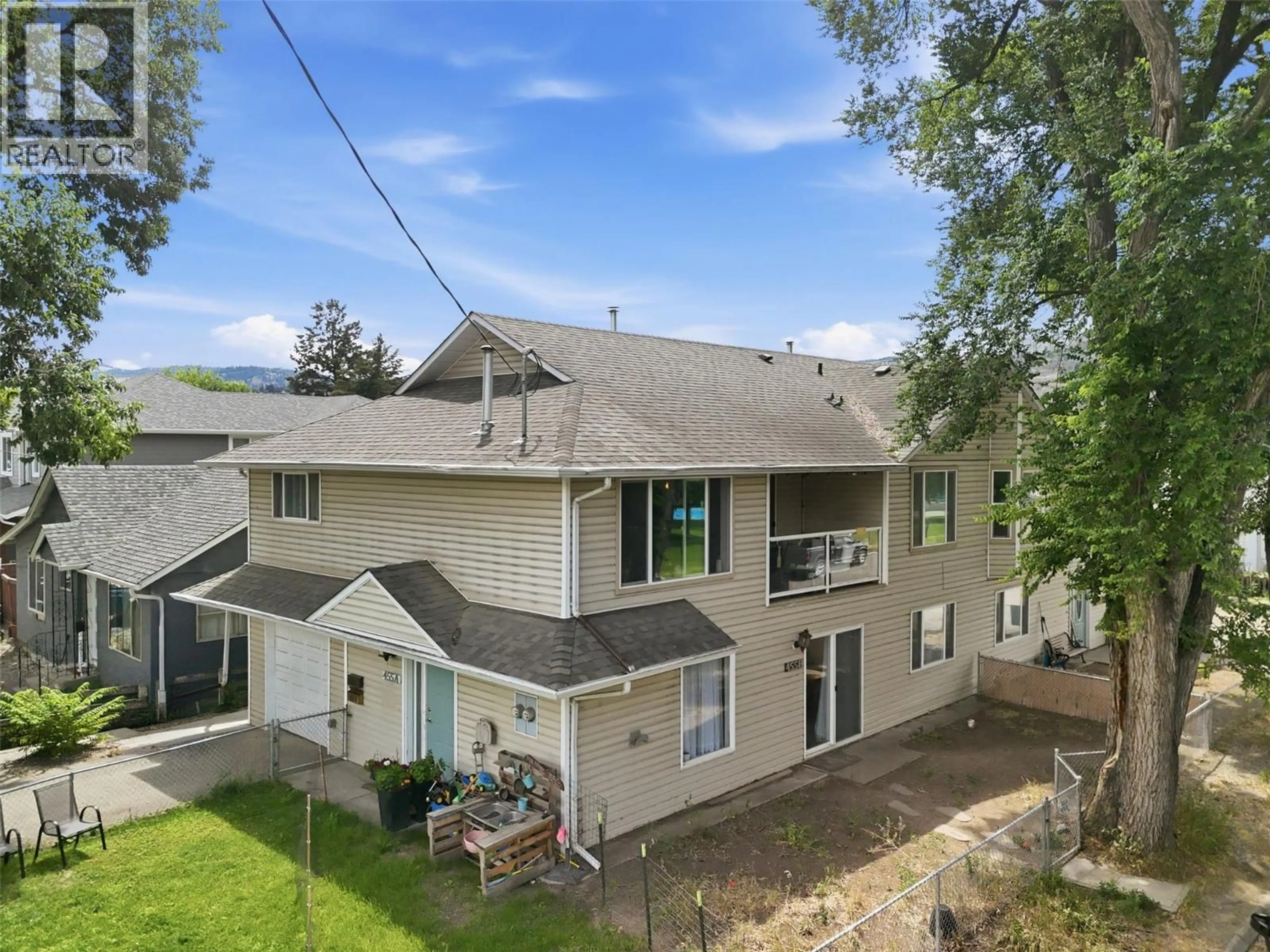 A pic from outside/outdoor area/front of a property/back of a property/a pic from drone, mountain view for 455 CAMPBELL AVENUE, Kamloops British Columbia V2B3R8