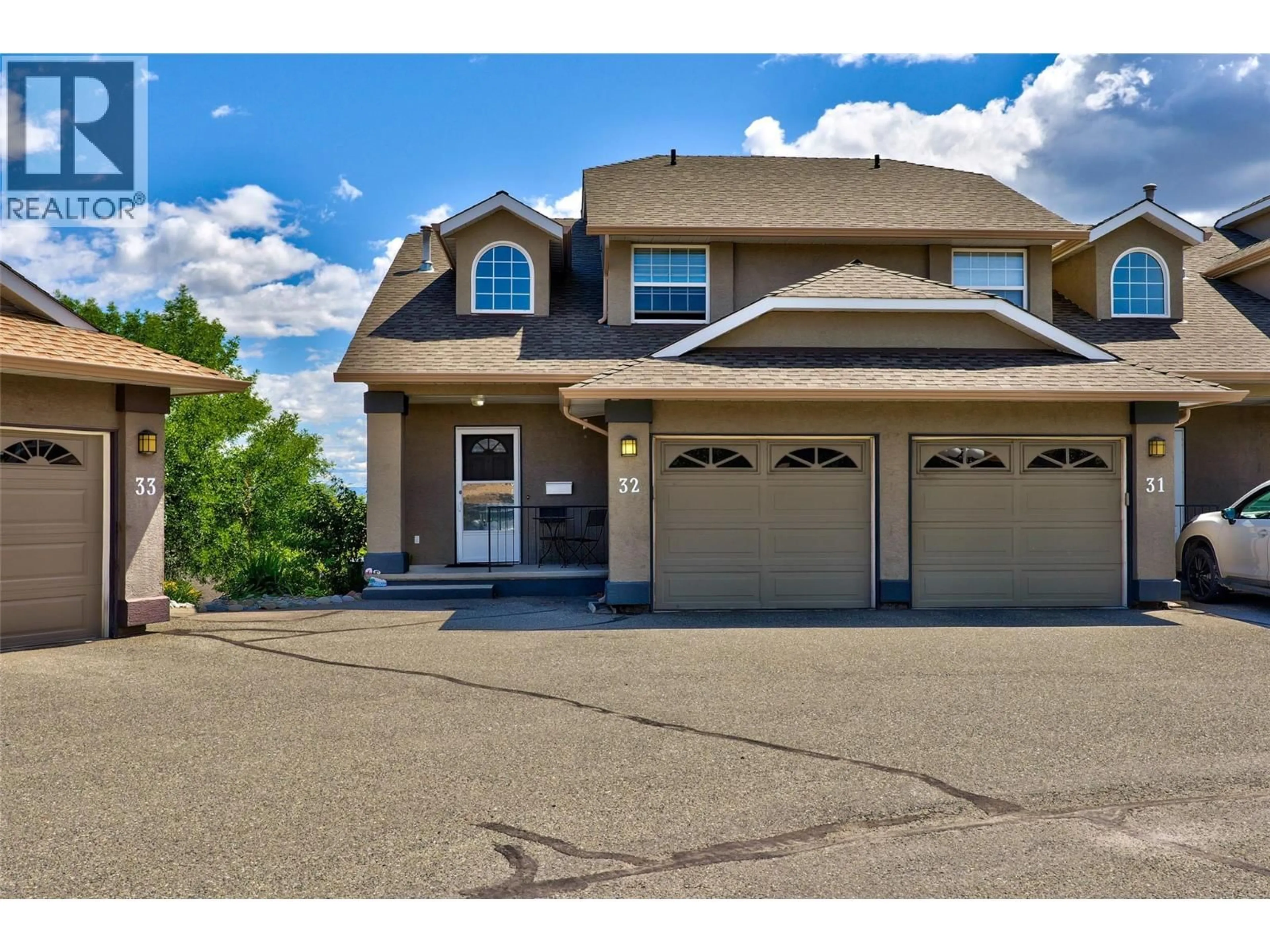 Home with vinyl exterior material, street for 32 - 1750 MCKINLEY COURT, Kamloops British Columbia V2E2N5