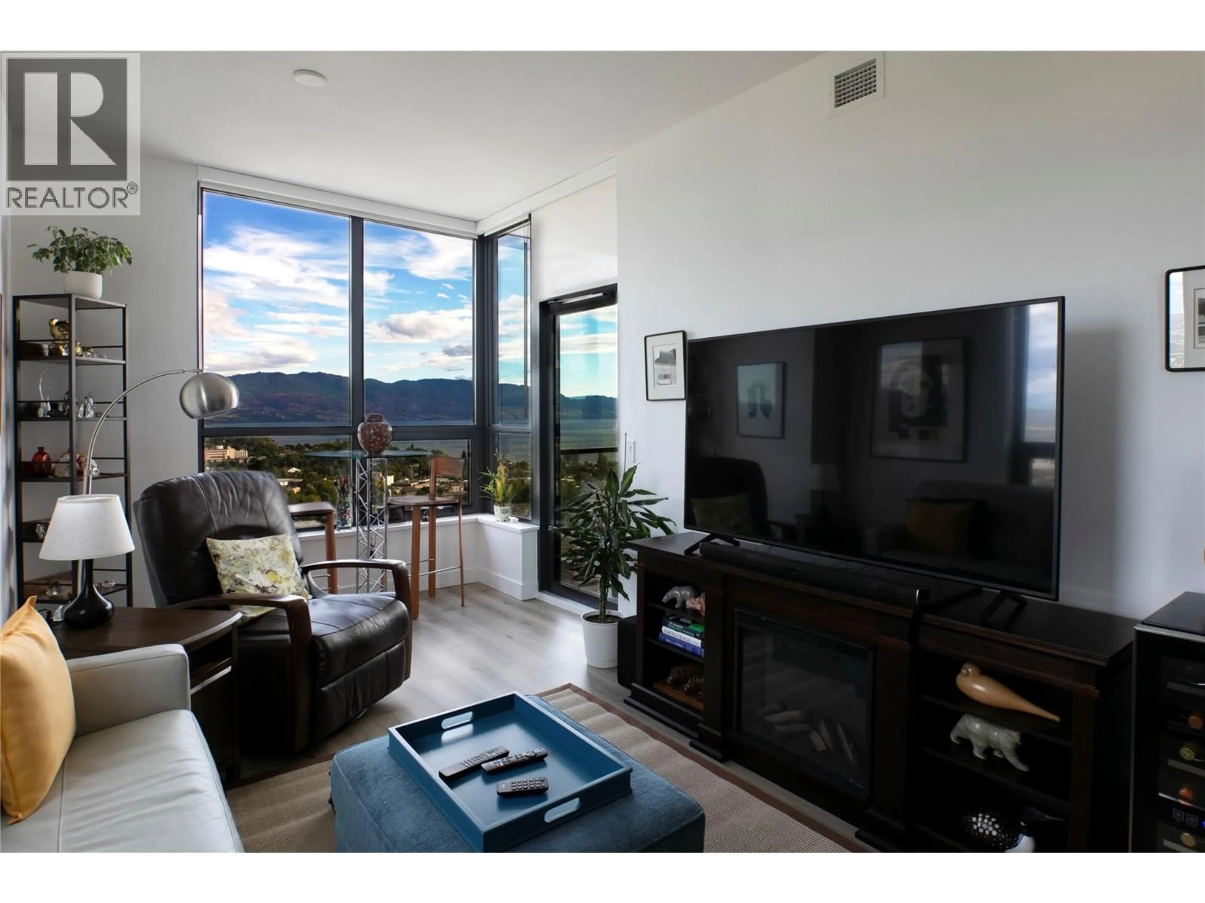 Living room with furniture, unknown for 3005 - 1488 BERTRAM STREET, Kelowna British Columbia V1Y0M6