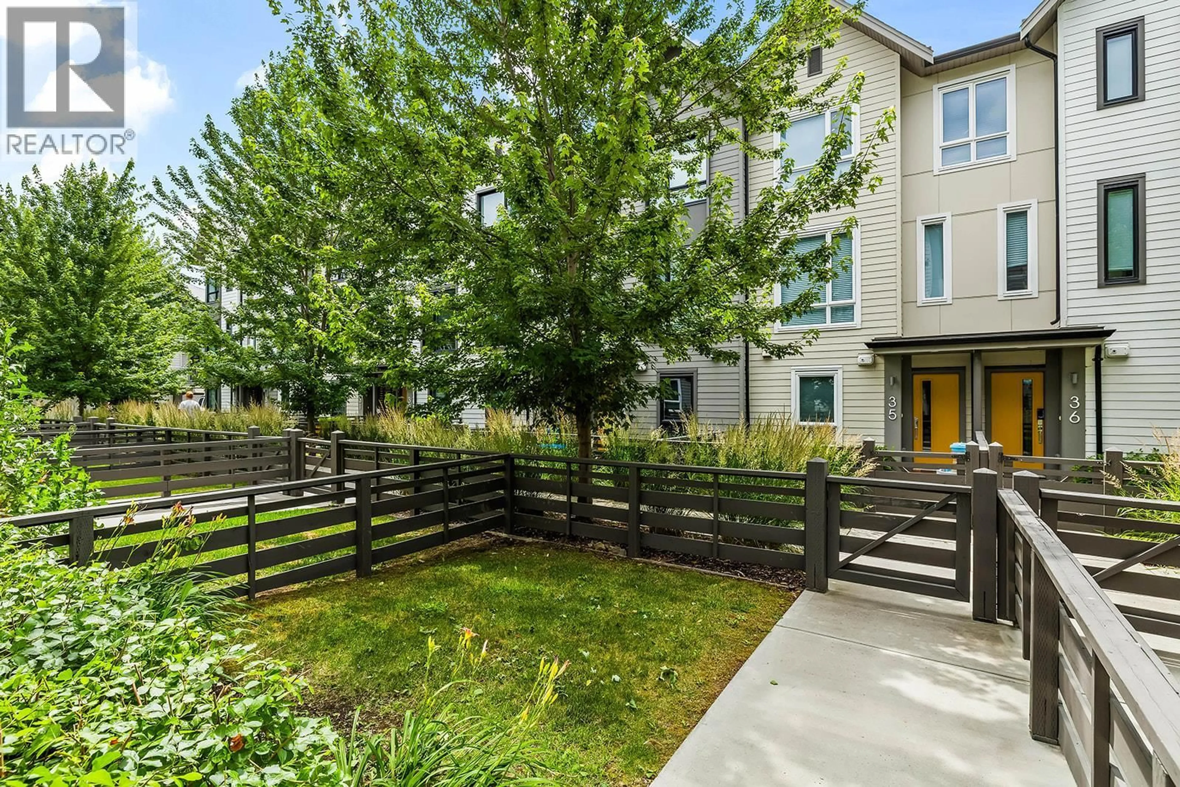 Patio, street for 18 - 170 CELANO CRESCENT, Kelowna British Columbia V1V0B6