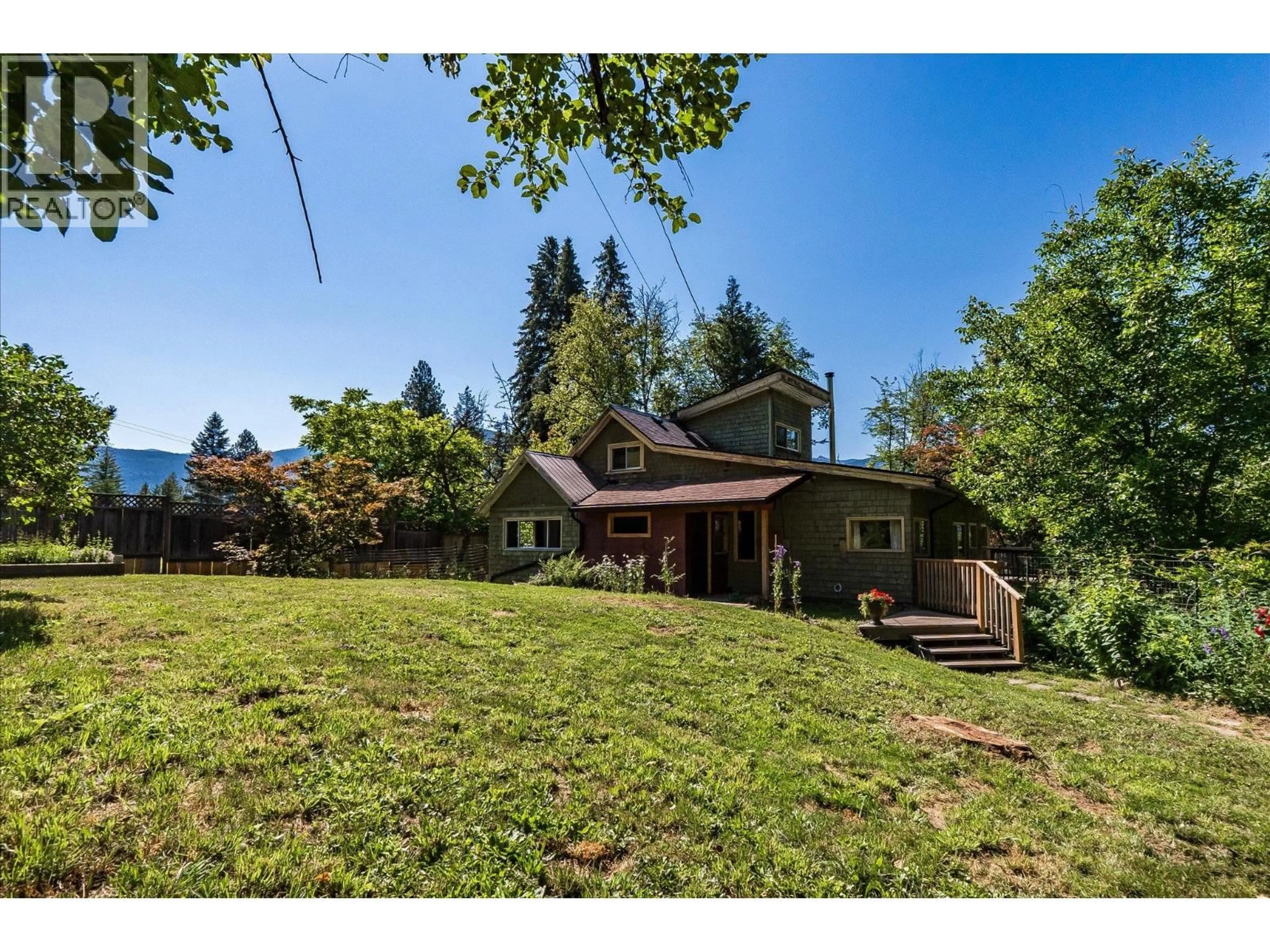 A pic from outside/outdoor area/front of a property/back of a property/a pic from drone, unknown for 3457 SOUTH SLOCAN VILLAGE ROAD, Bonnington British Columbia V0G2G2